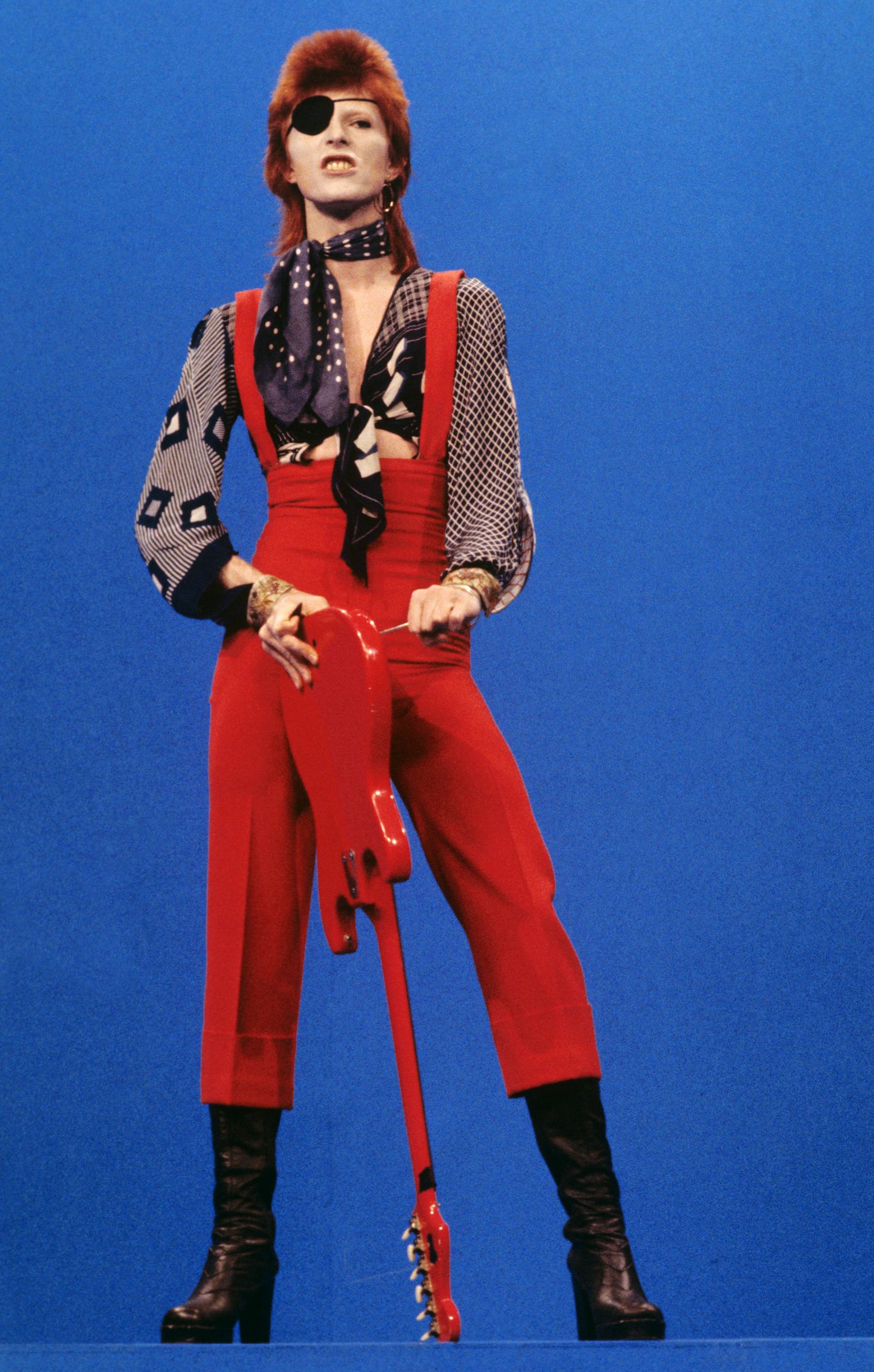 David Bowie's Most Influential Makeup Looks Are A Stunning Tribute To