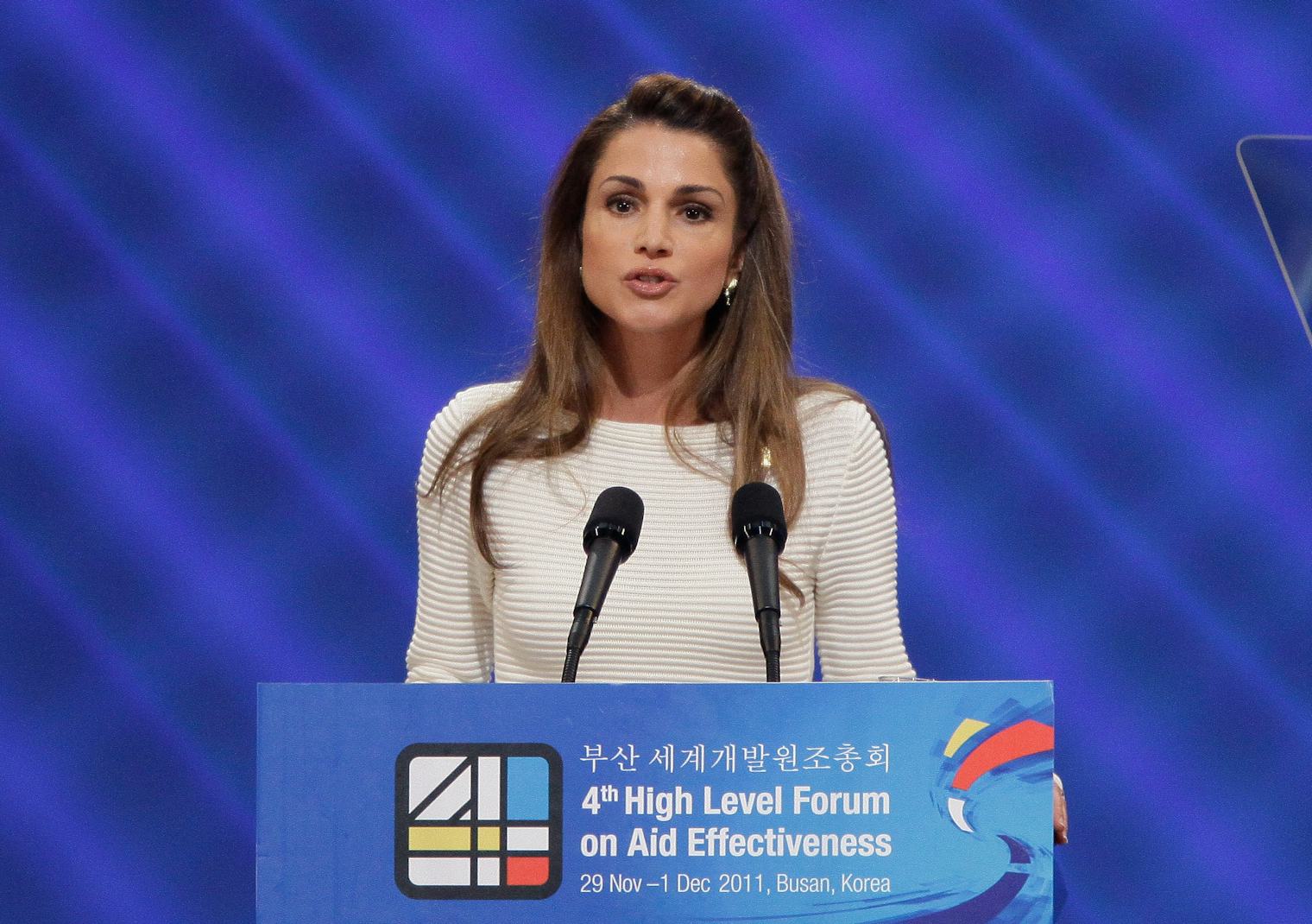 Jordans Queen Rania Is On Twitter Facebook And Instagram And Believes Social Media Can Fight