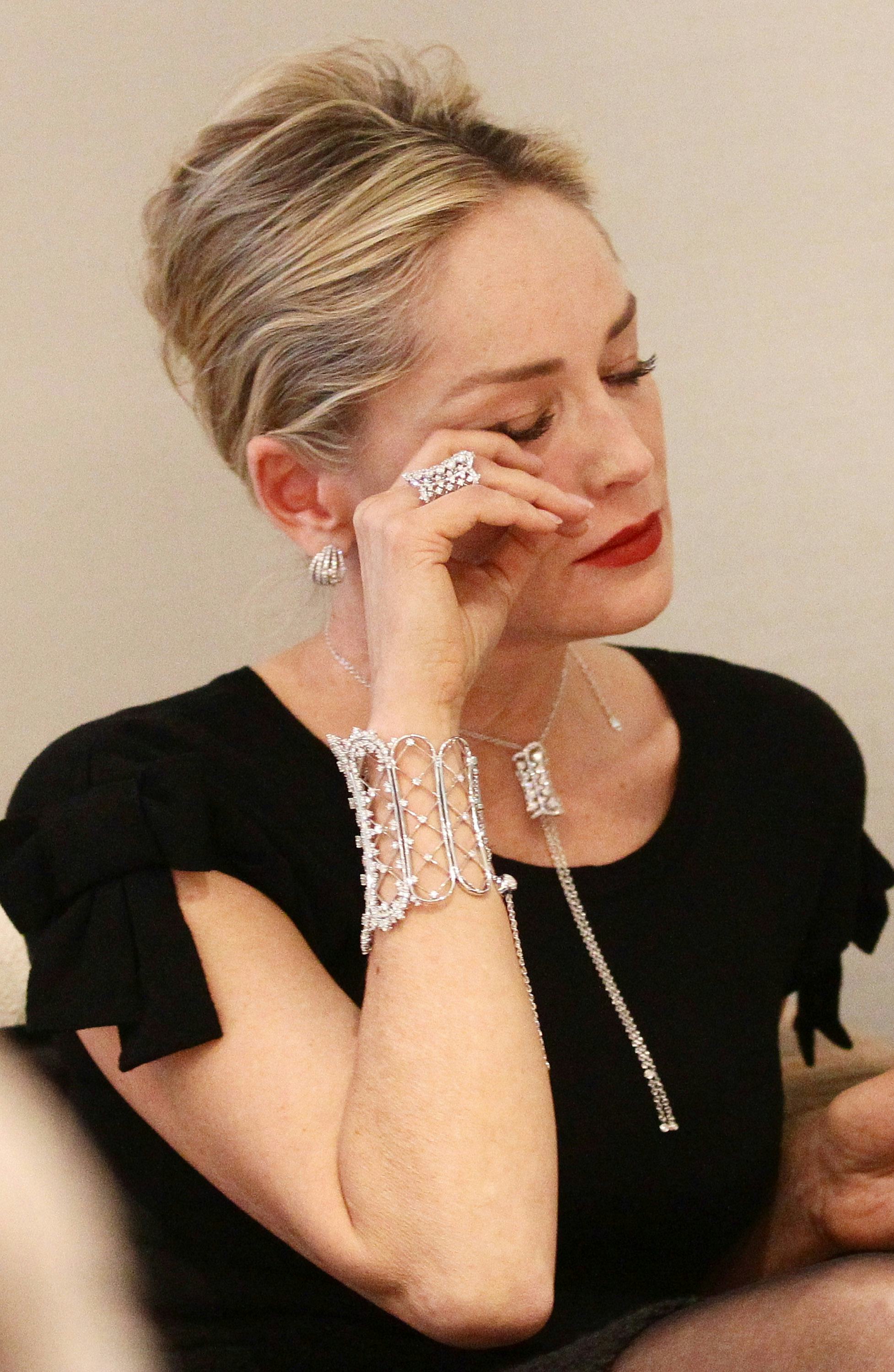 How To Cover Up Dark Circles Without Concealer With 7 Easy Tips