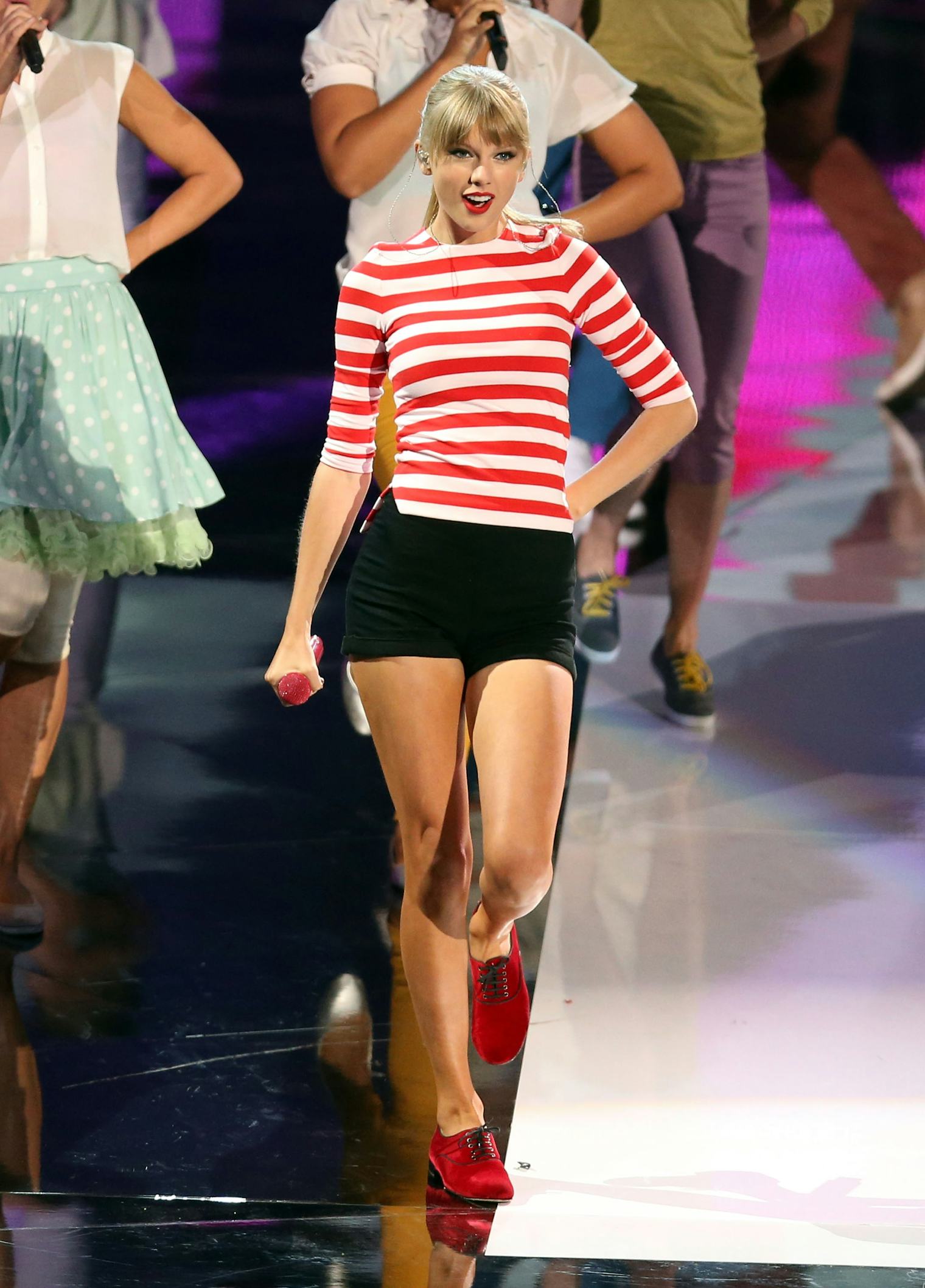 6 Ways To Dress Like Taylor Swift This Halloween