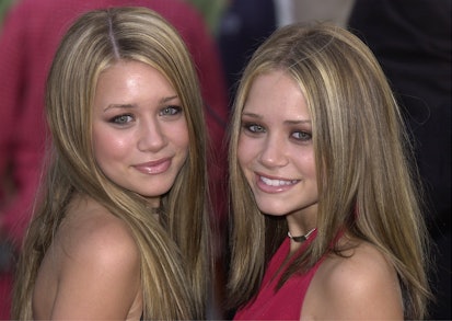 Are Mary-Kate & Ashley Olsen Identical Twins? No, But Photographic ...