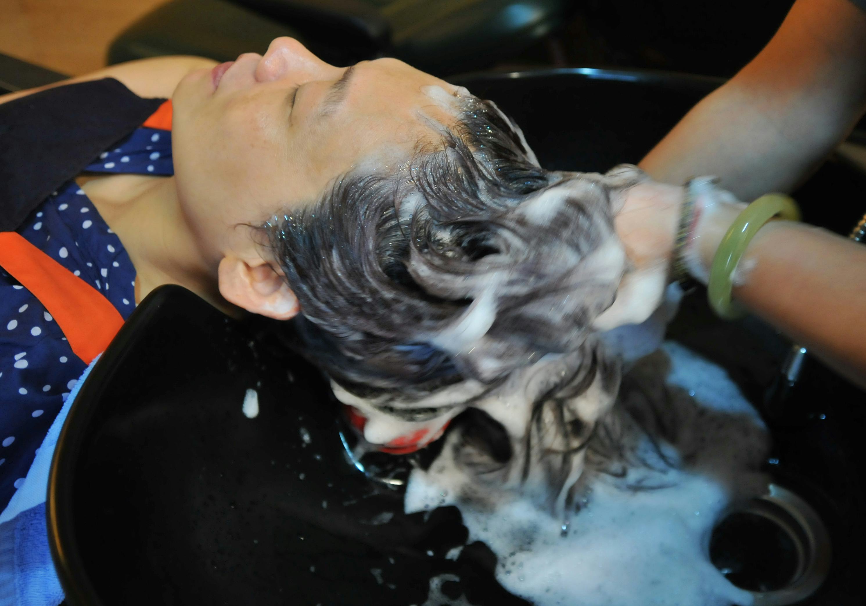 7 Surprising Things That Make Your Hair Look Dull, According To Celebrity Stylists