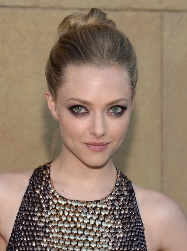 17 Amanda Seyfried Hairstyles To Try At Home Because She Is A Queen