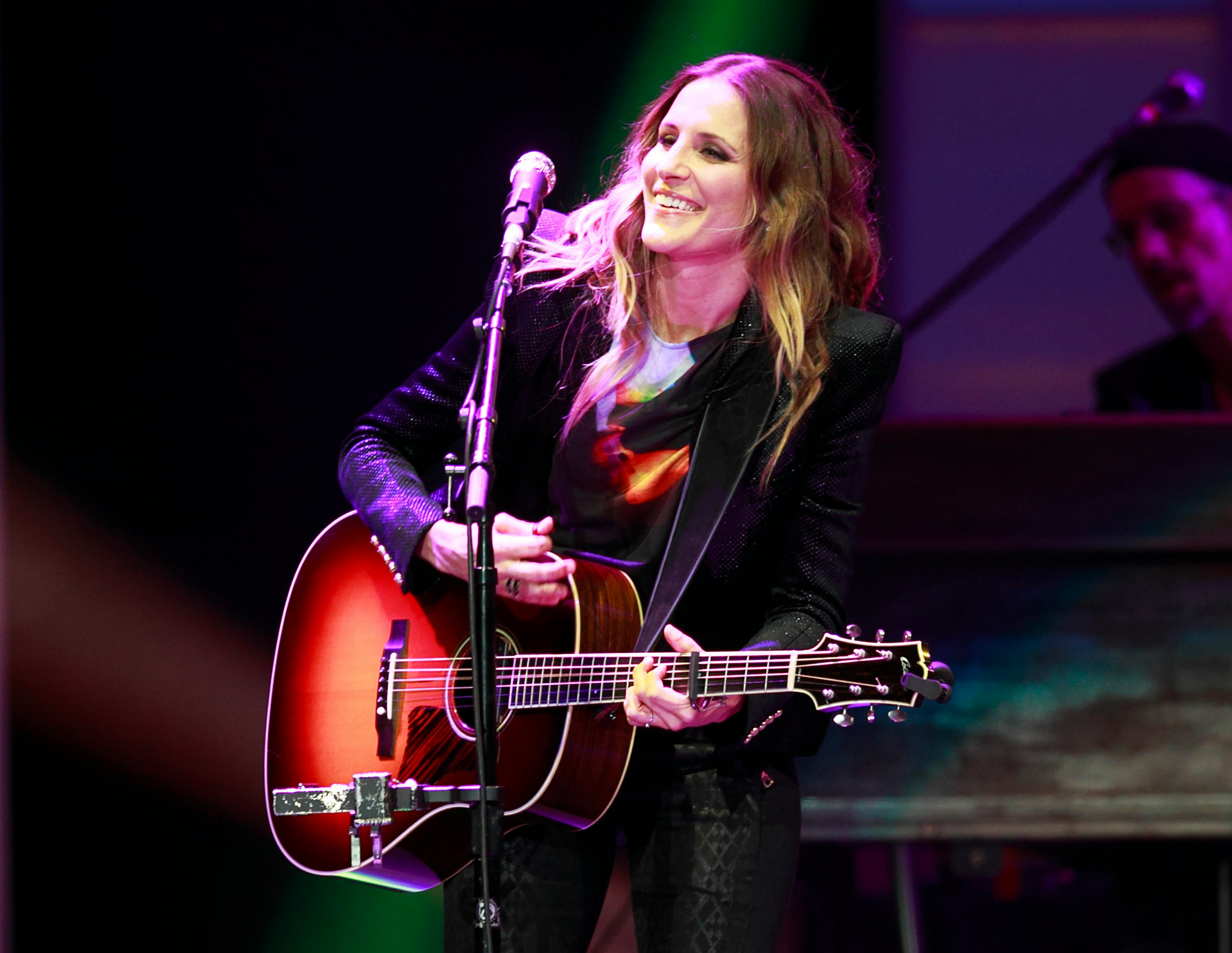 The Dixie Chicks Are Going On Tour & They Are Still The Entertainers