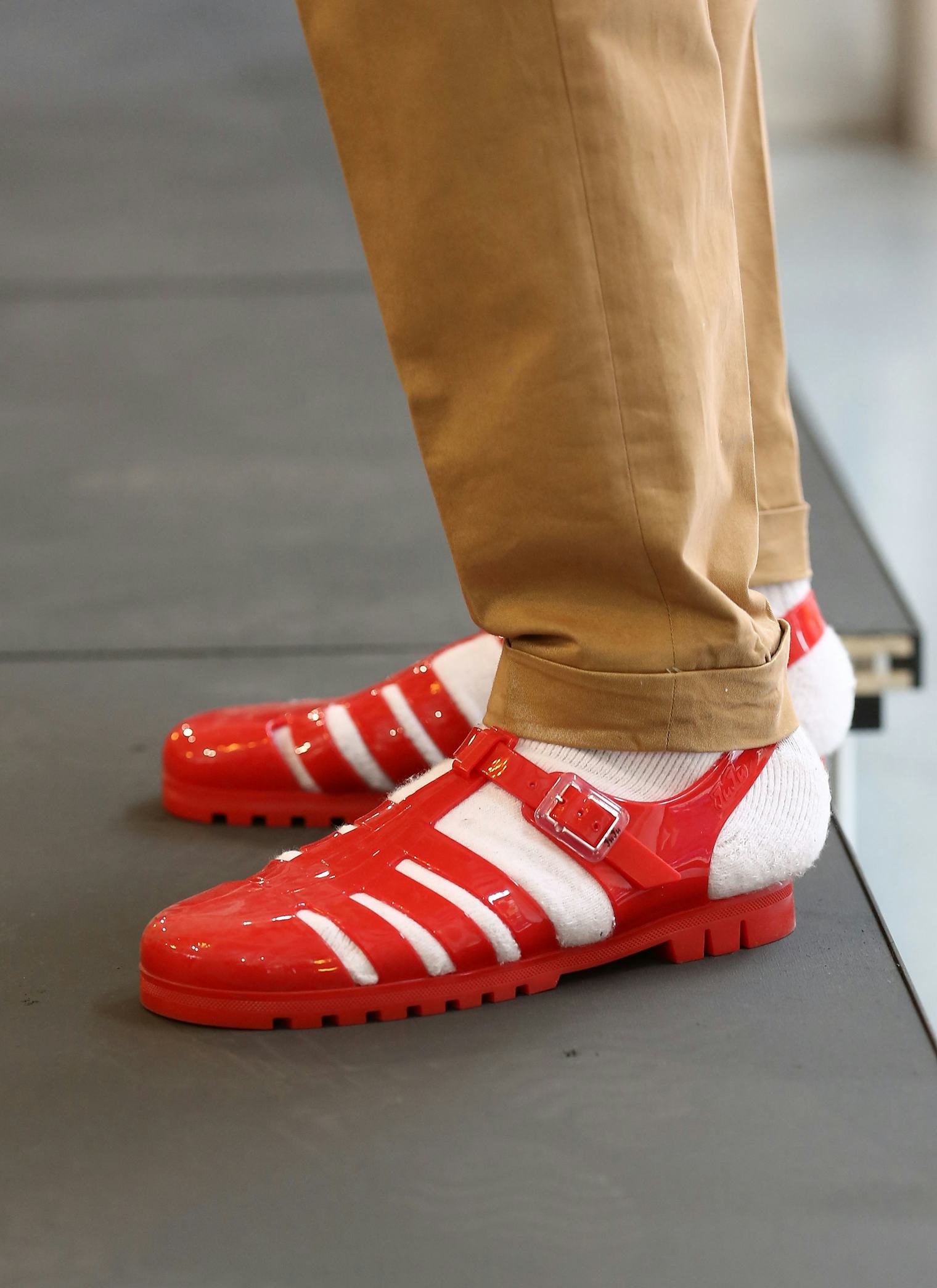 Are Socks With Sandals Cool? The Trend Is More Popular Than You ...