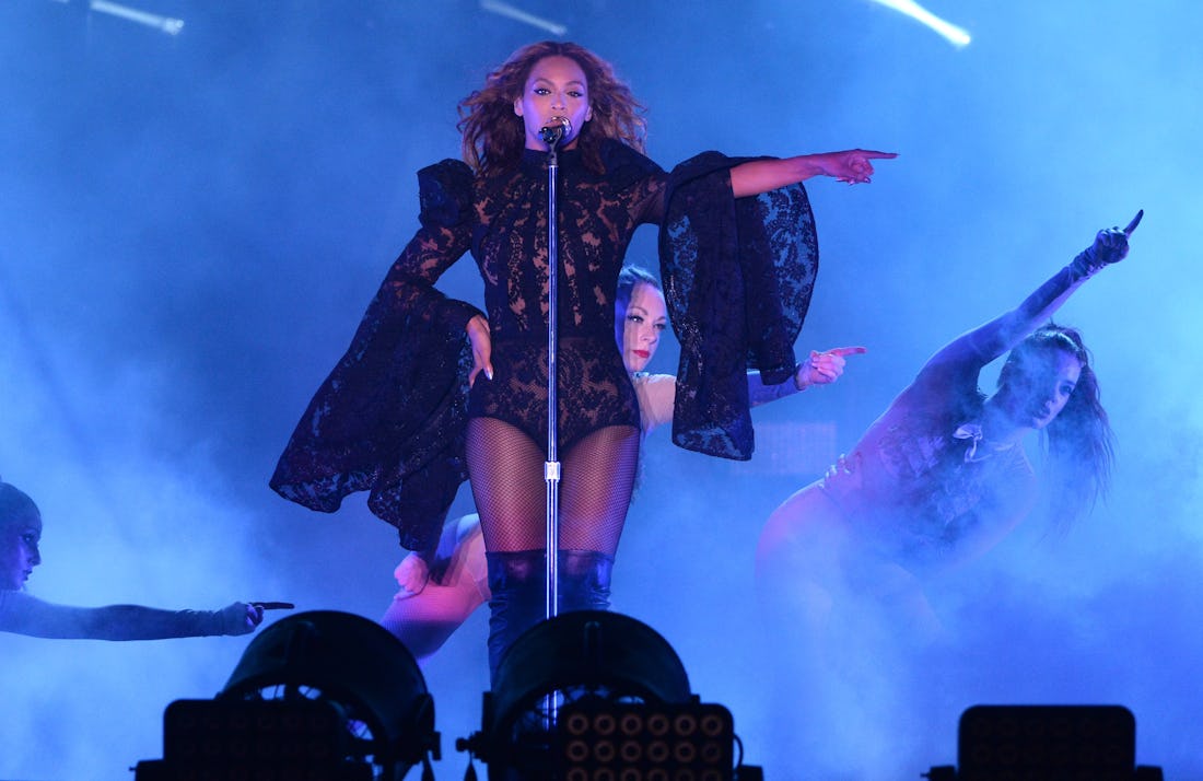 What Will Beyonce Wear To The 2016 Super Bowl? Her Best Outfits Might ...