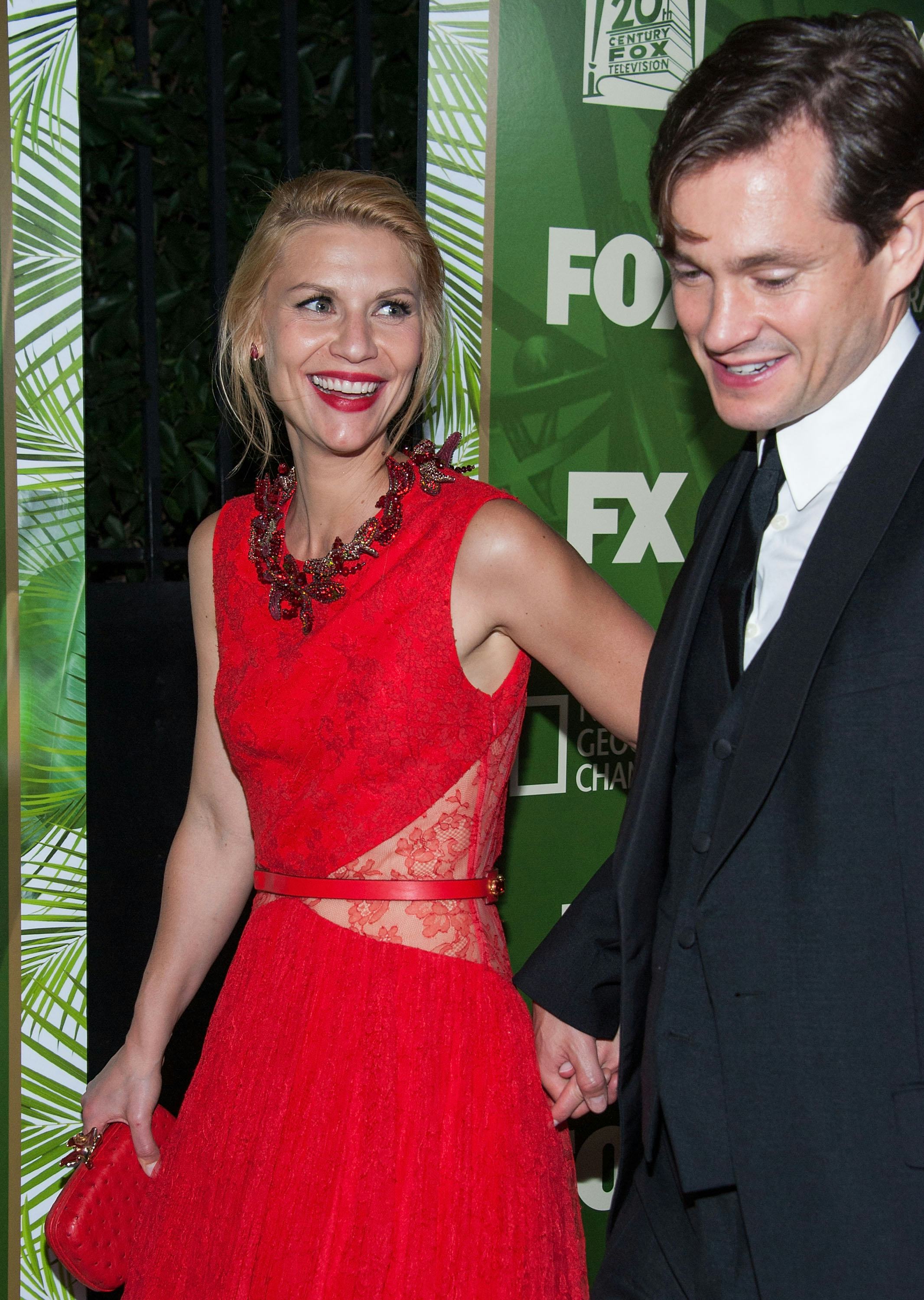 How Did Claire Danes \u0026 Hugh Dancy Meet? The Adorable Story Involves Both  Boggle \u0026 Scrabble, image size:2132x3000