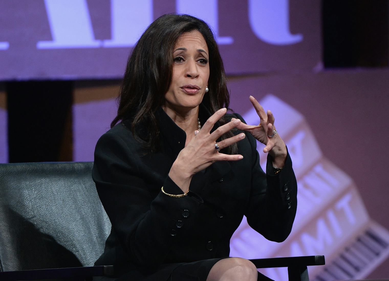 7 Noteworthy American Female Politicians Every Feminist Should Know