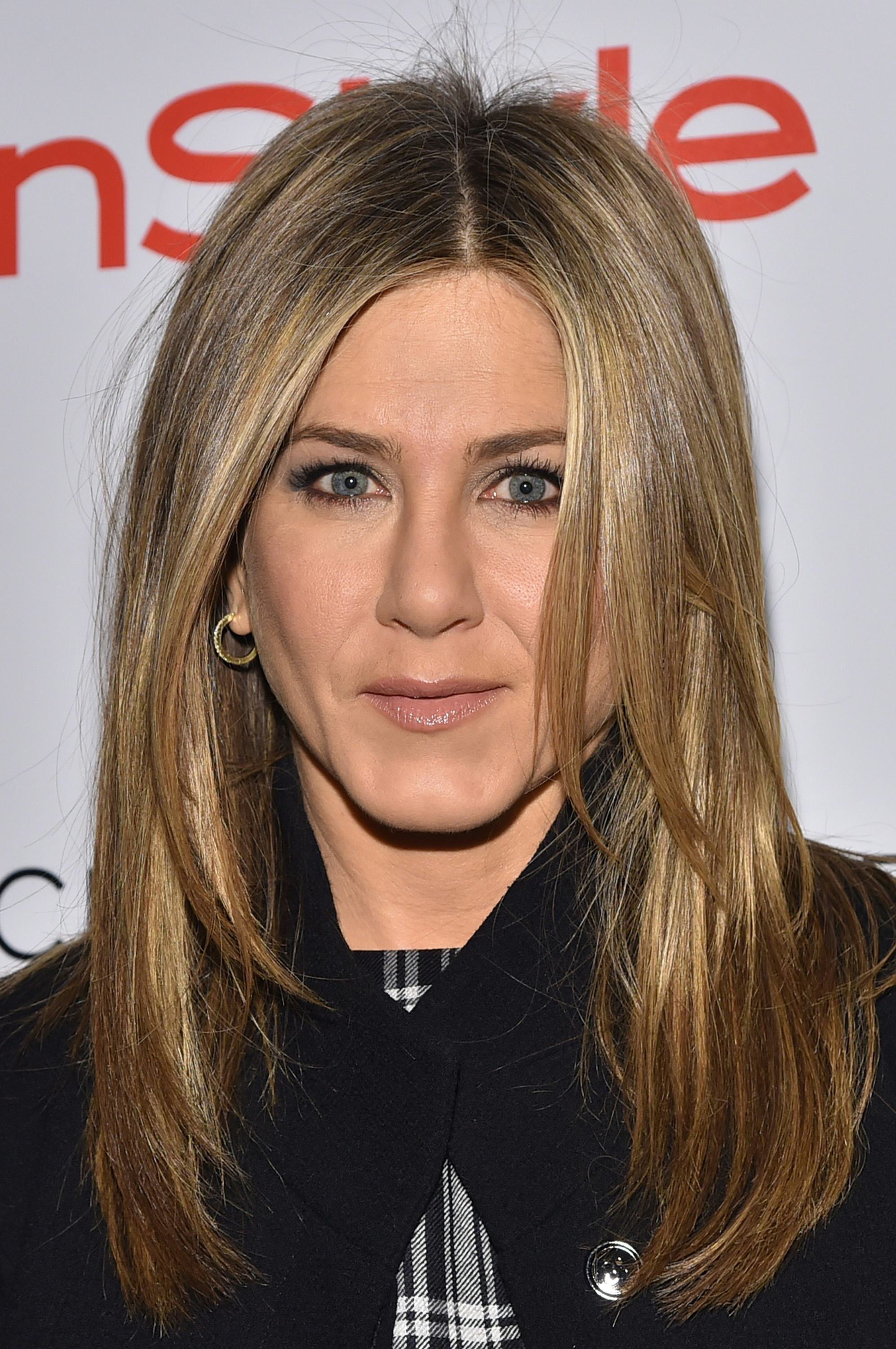 Jennifer Aniston Has Bangs For Her New Movie & She Looks So Different — PHOTO