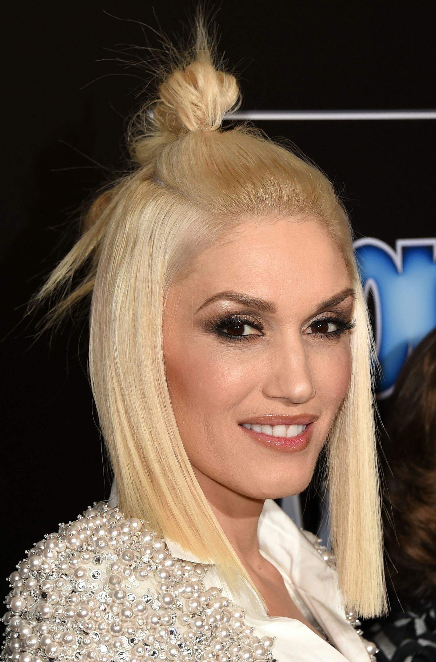 Gwen Stefanis No Makeup Selfie Will Make You Do A Double Take — Photo