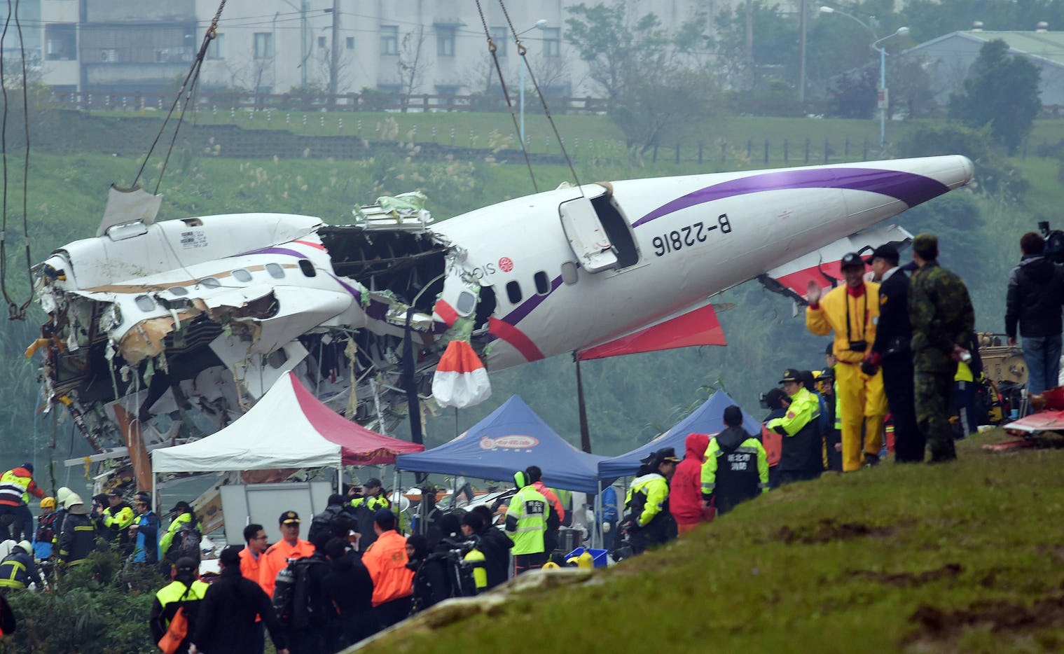 Airplane crashes. TRANSASIA Airways Flight 235. Авиакатастрофа Трансазия.