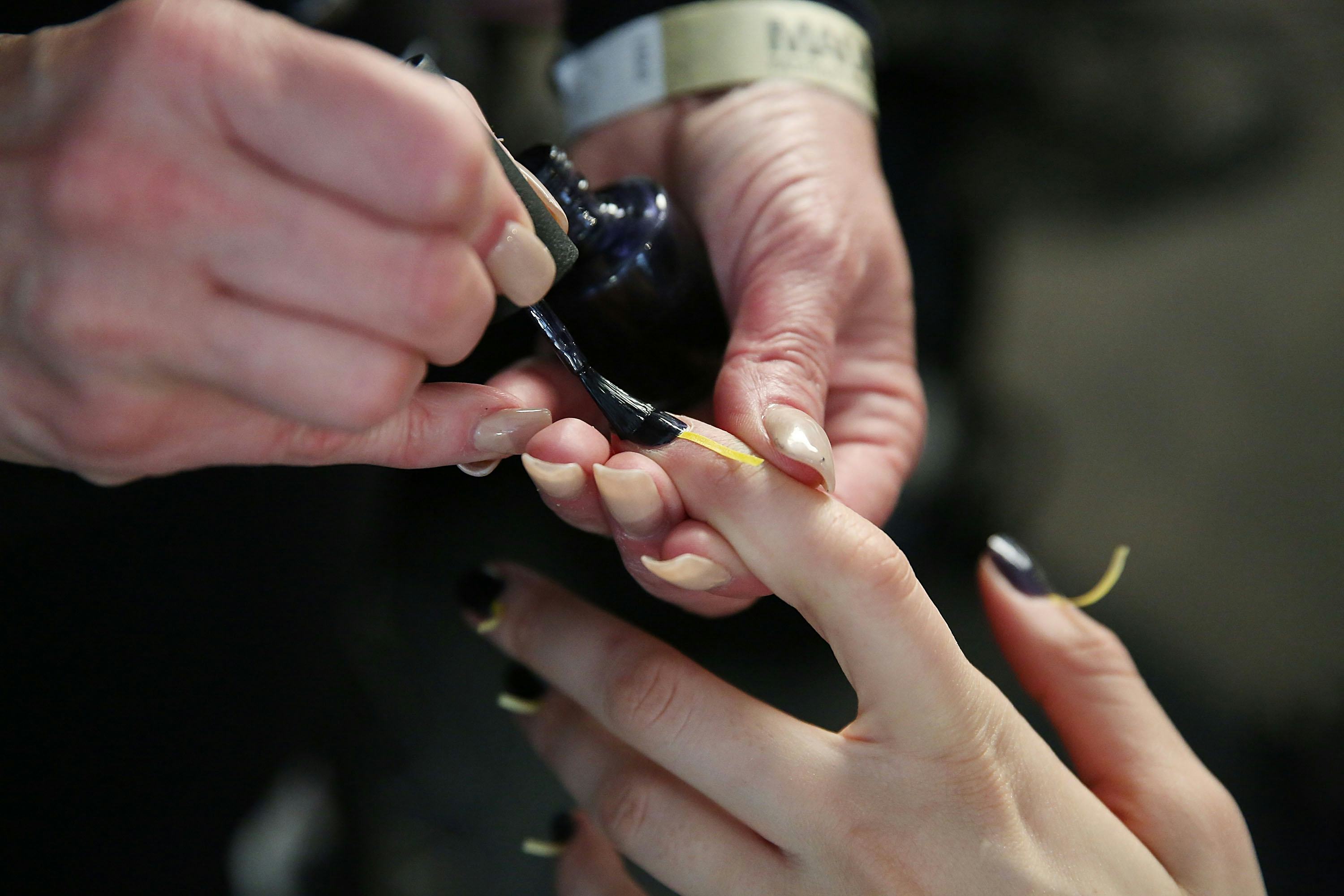 How To Fix Chipped Gel Nail Polish At Home Easily & Quickly