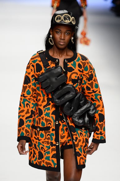 Moschino F/W 2015 Brings The '90s To MFW With Graffiti Ball Gowns And ...