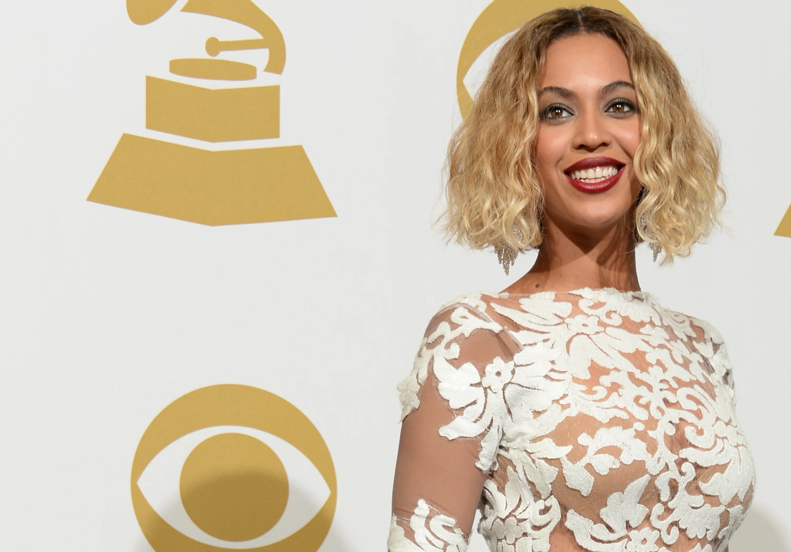 Beyoncé’s Hair Evolution, From Micro Braids To Long Blonde Waves