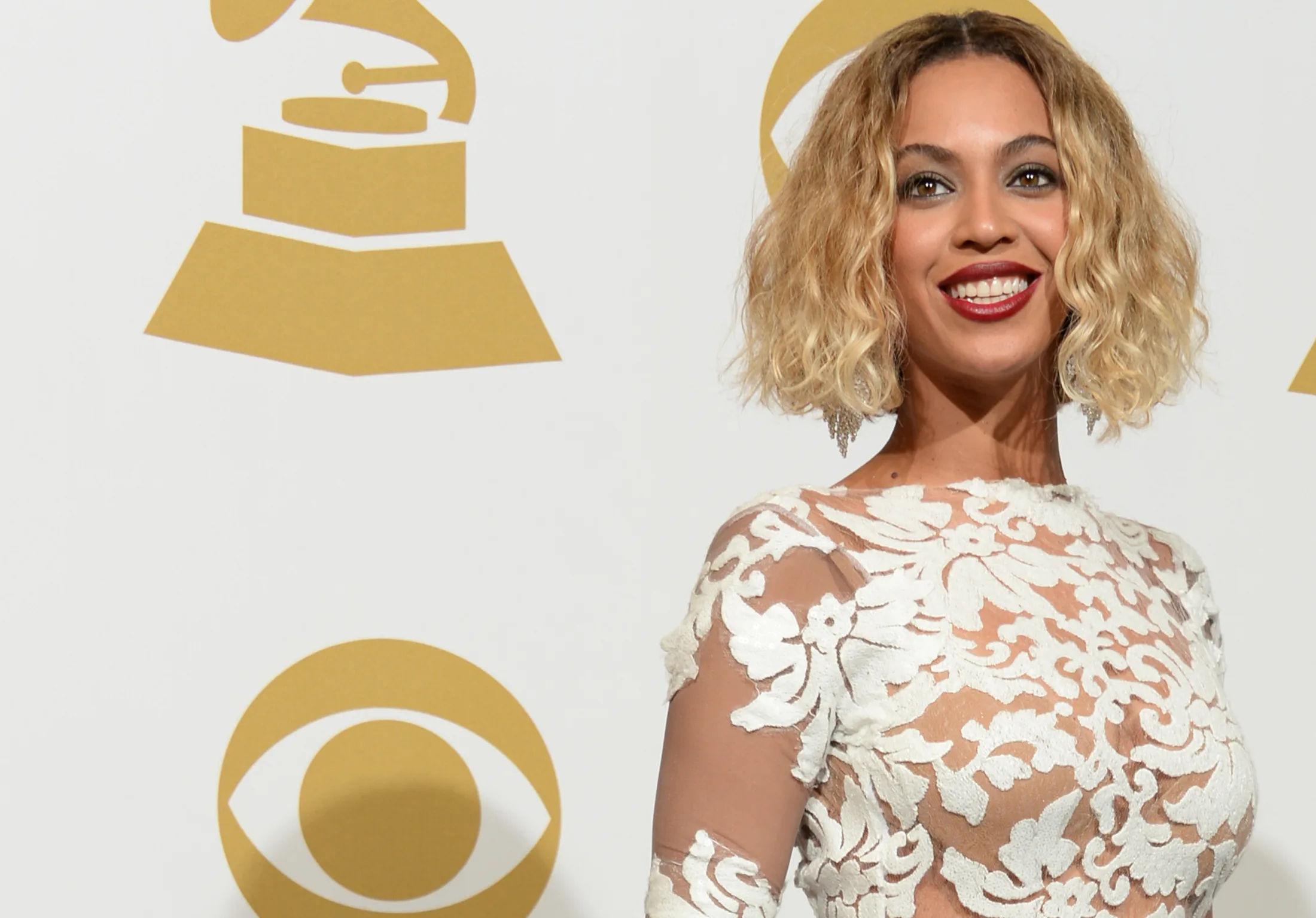 Beyoncé’s Hair Evolution, From Micro Braids To Long Blonde Waves