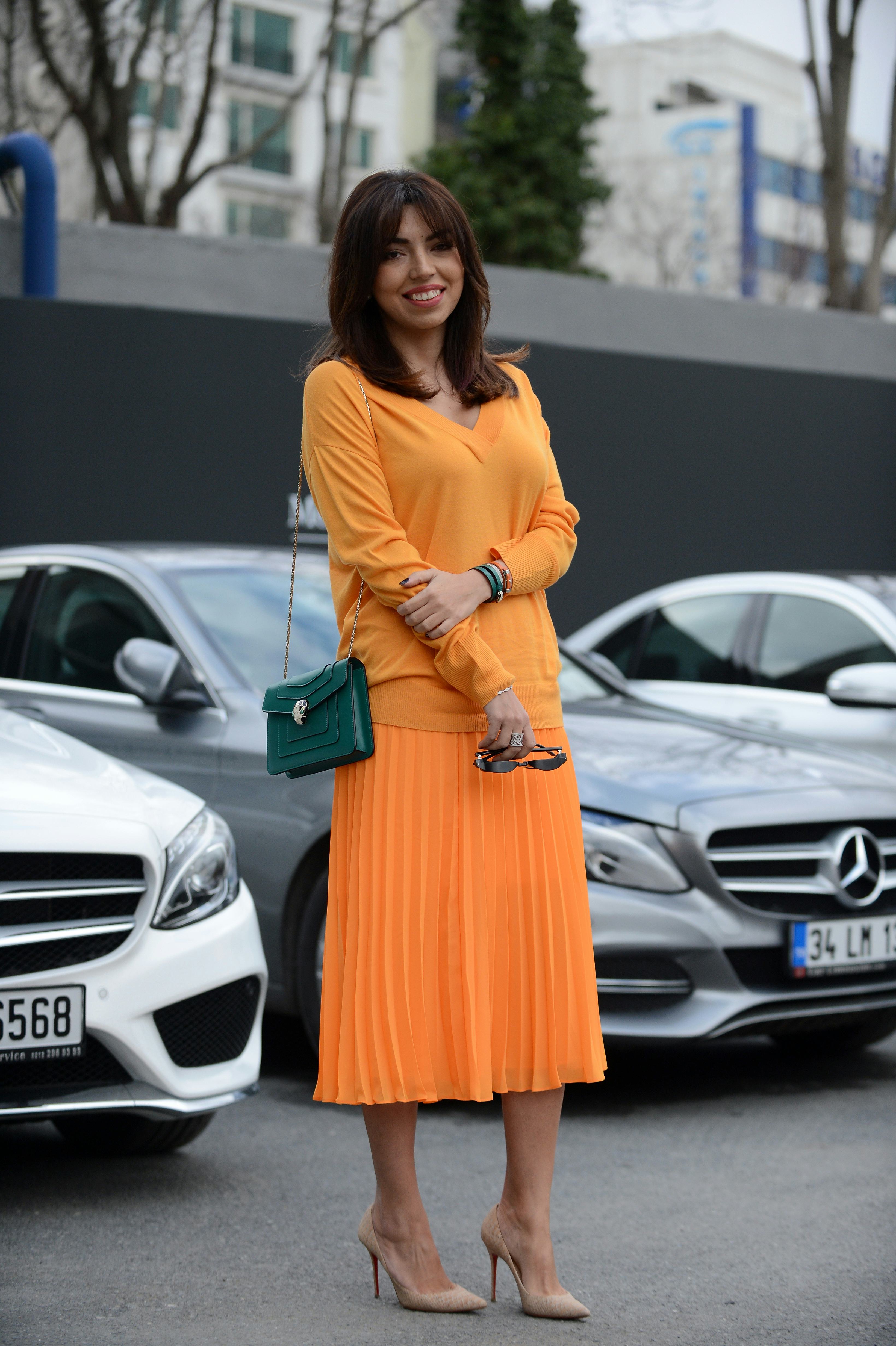 9 Tips For Wearing Long Skirts As A Short Girl
