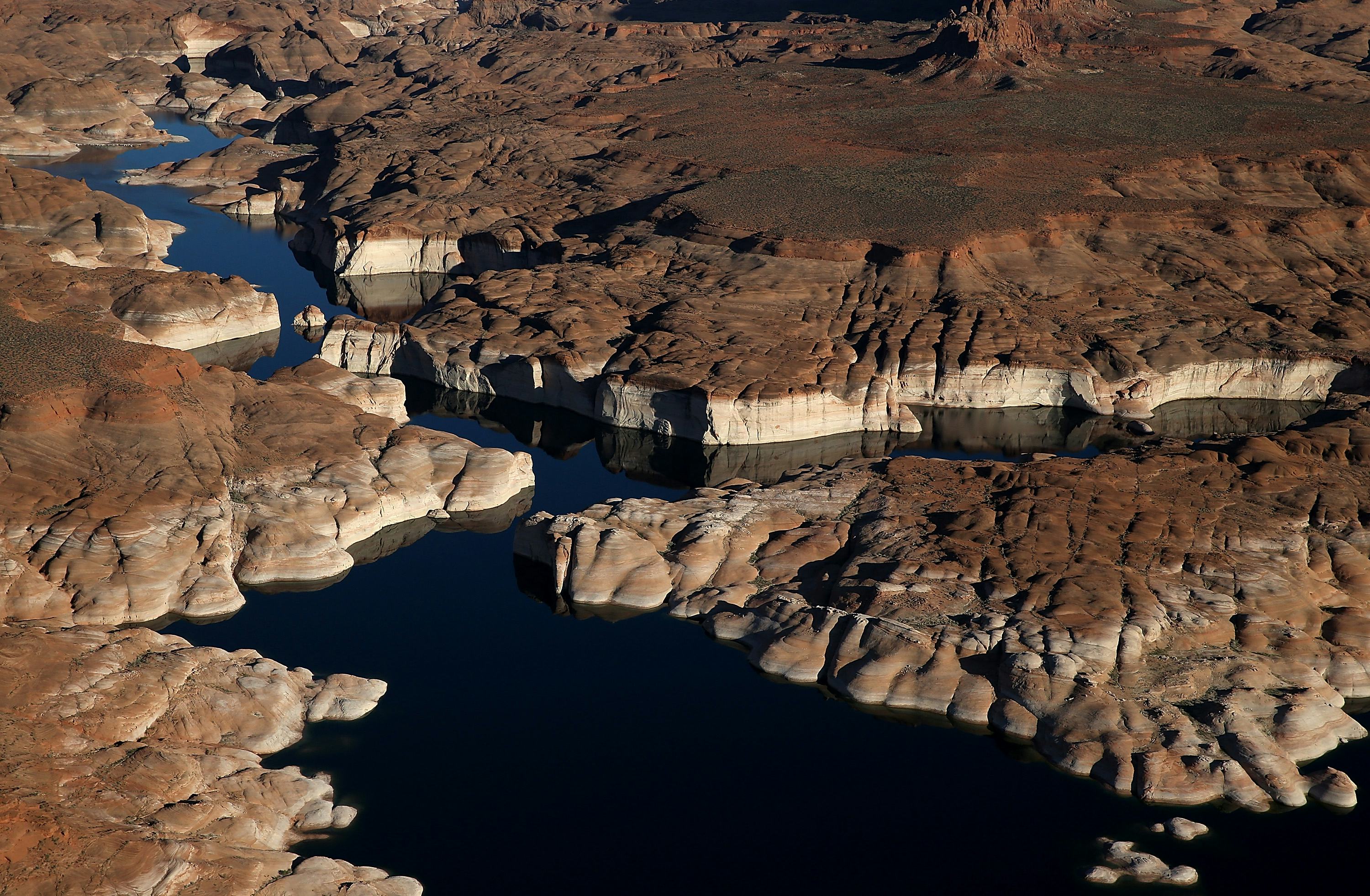 Photos Of The Colorado River Basin Drought Show How Scarily Empty The ...