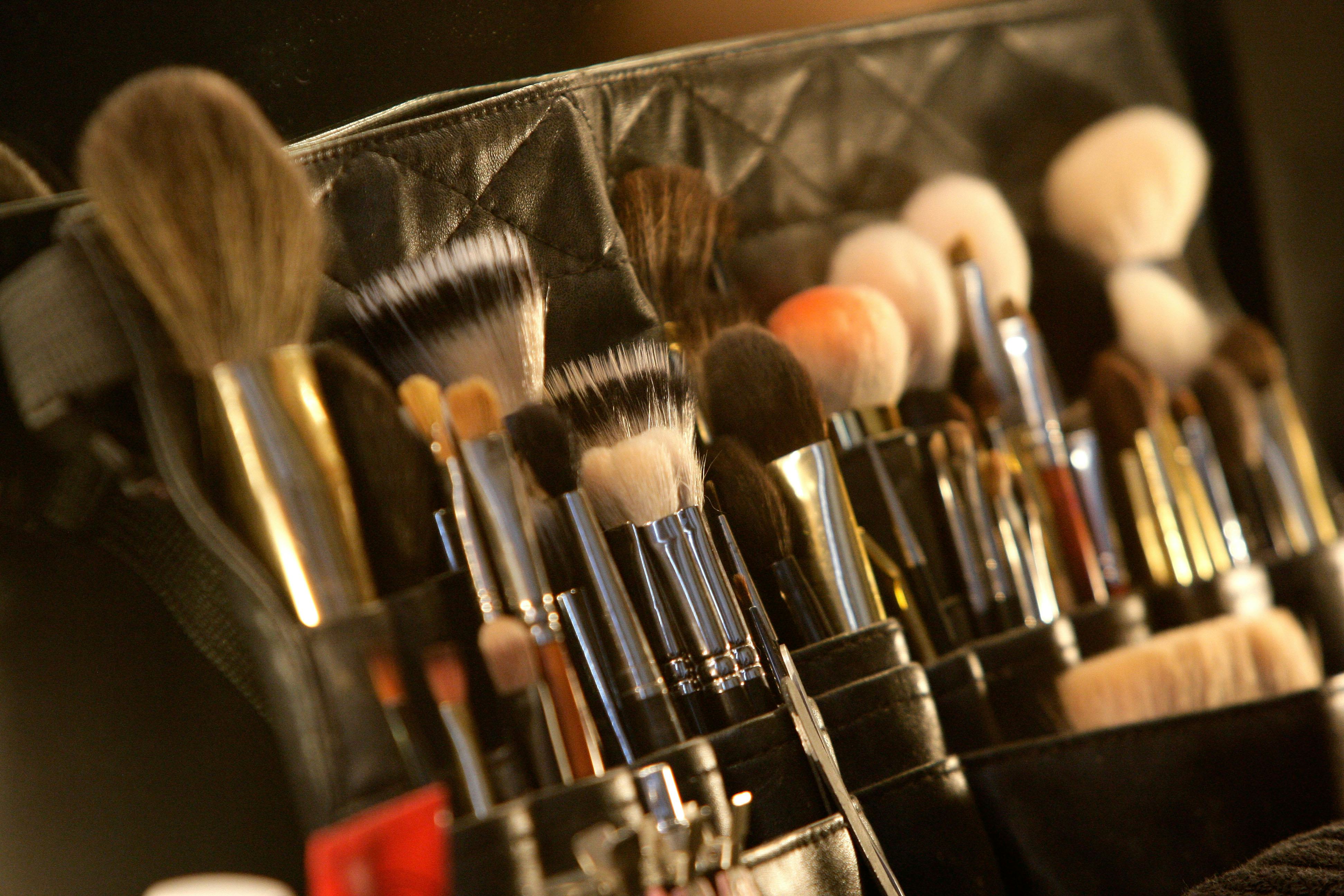 How Often Do Tweezers Need To Be Cleaned? More Than You Think PHOTOS