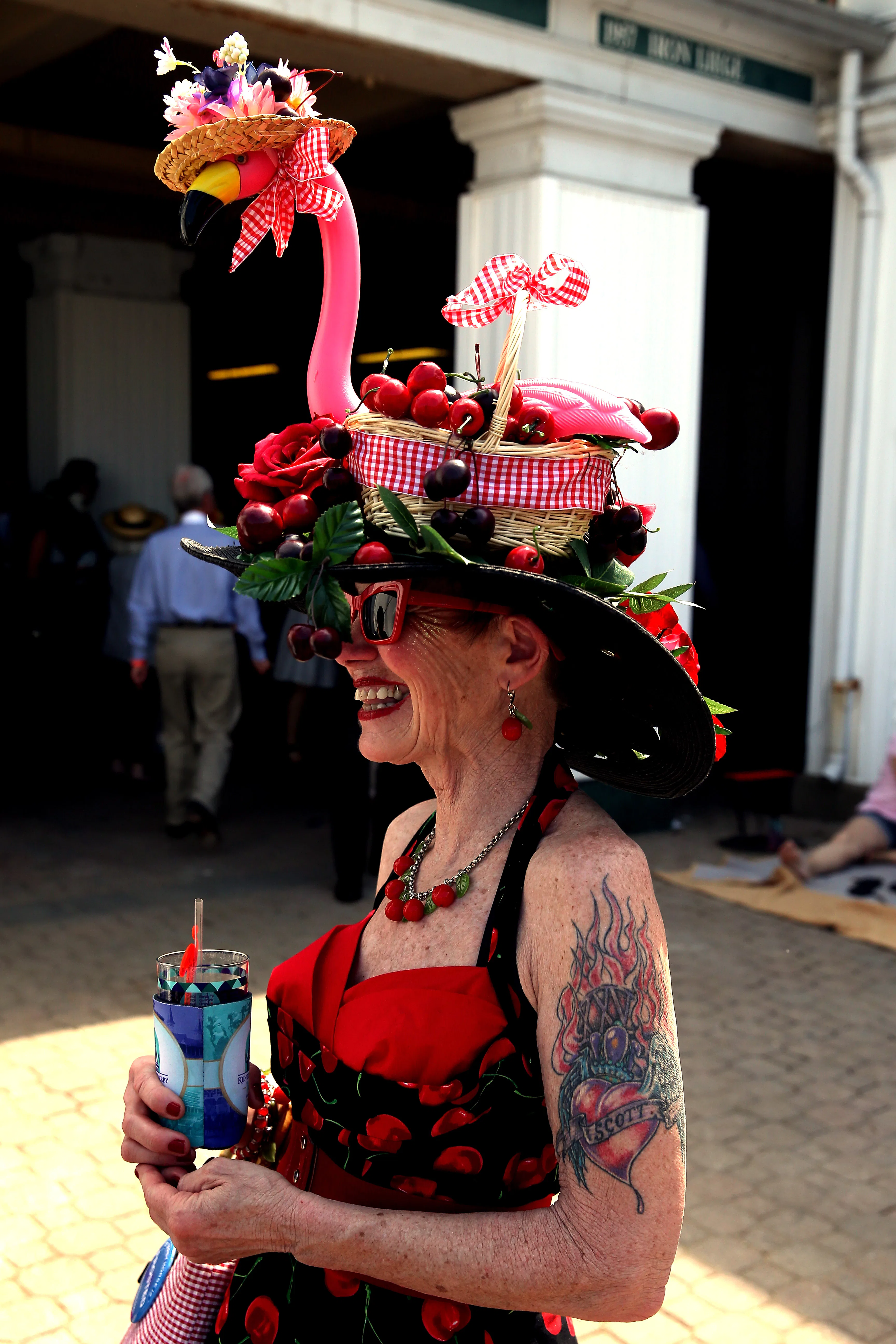This Flamingo Kentucky Derby Hat Looks Like These 5 Things  display picture 1