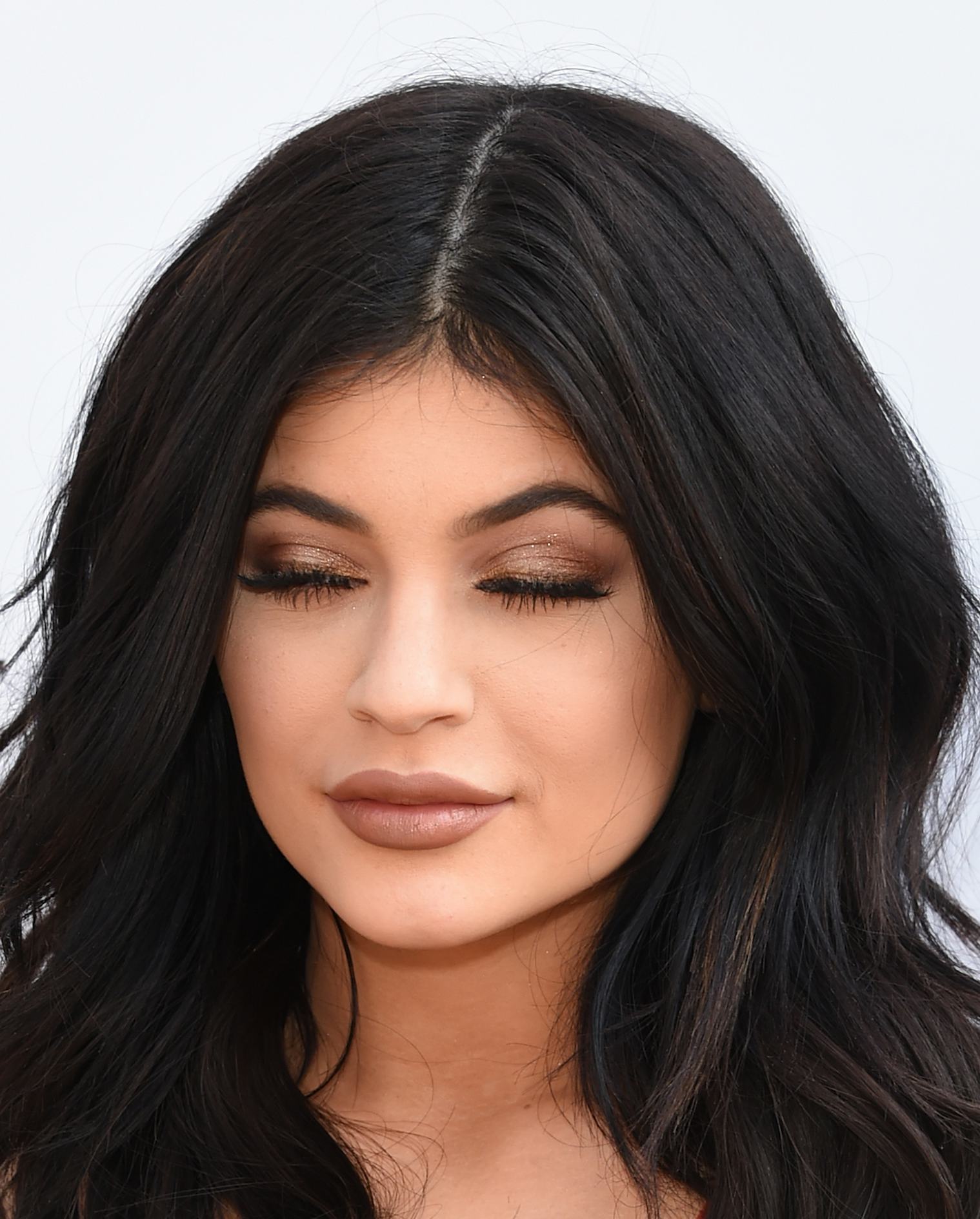 Kylie Jenner Launches TheKylieJenner.Com & It's Full Of Amazing Makeup Tips
