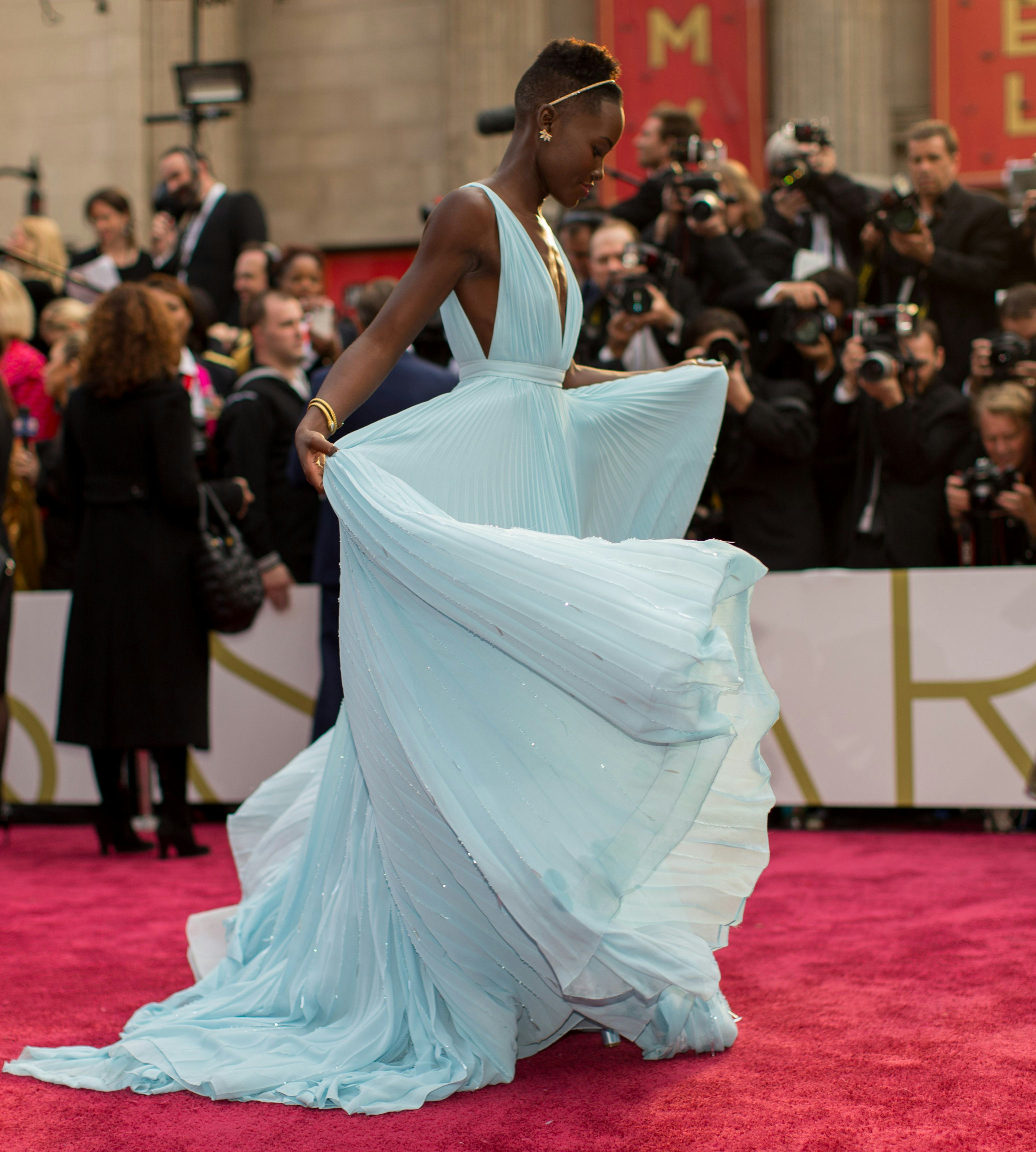 The 15 Most Iconic Oscars Red Carpet Looks Ever, Because It's Been A ...