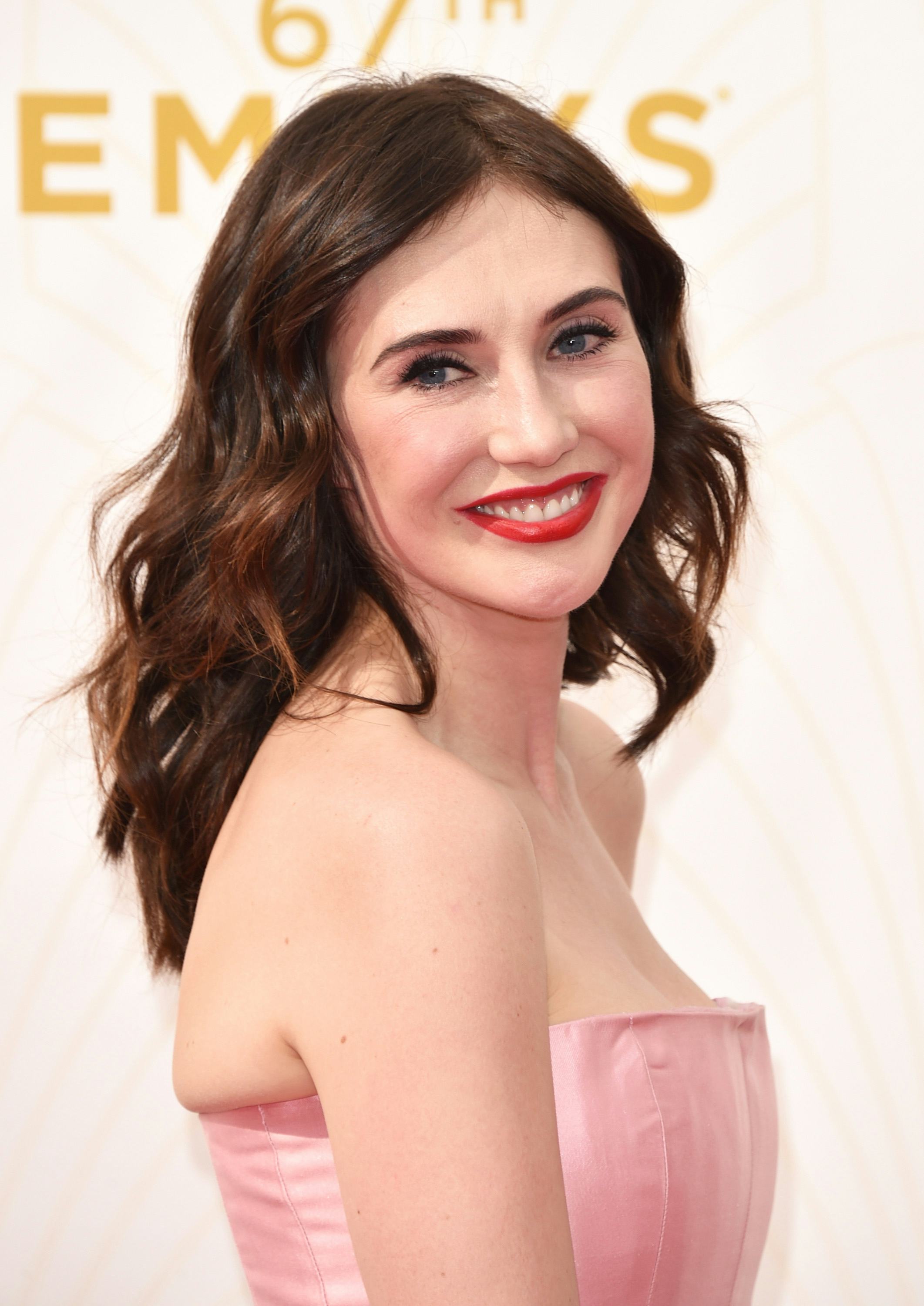 The Cast Of 'Game Of Thrones' At The Emmys 2015 Is Sparkly & Regal — PHOTOS