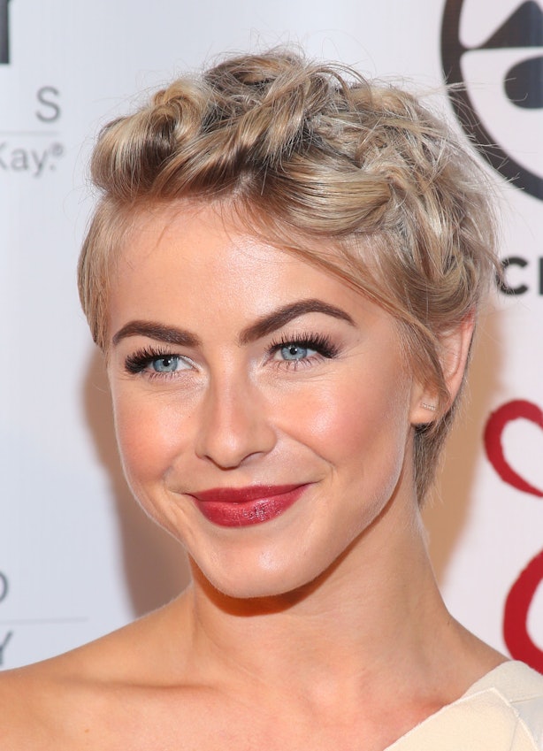 6 Ways to Style Your Hair While You Grow it Out