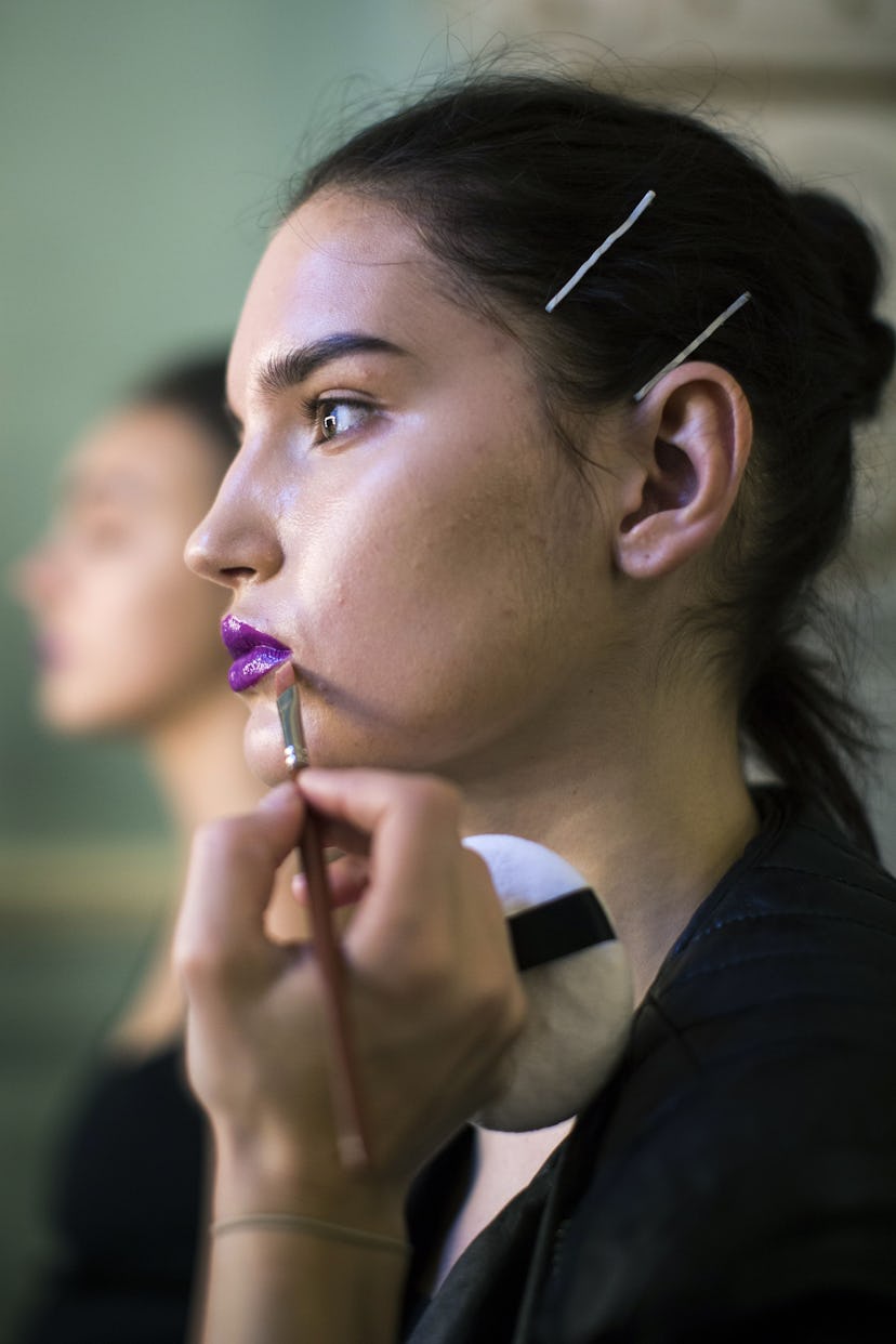 9 Dark Lipstick Hacks That Every Daring Beauty Lover Needs To Know