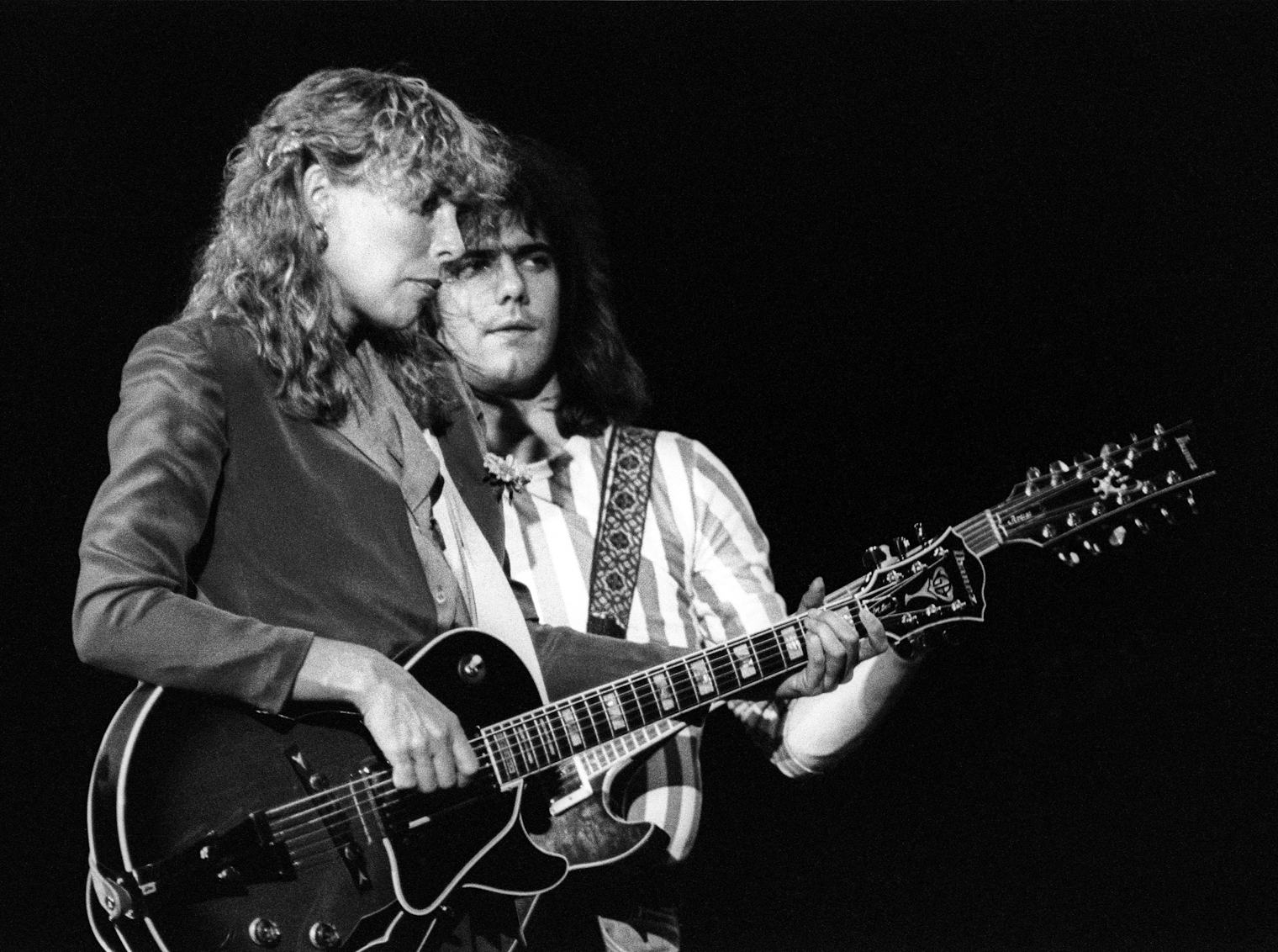 23 Photos Of Badass Lady Rockers From The '70s That All Women Need To See