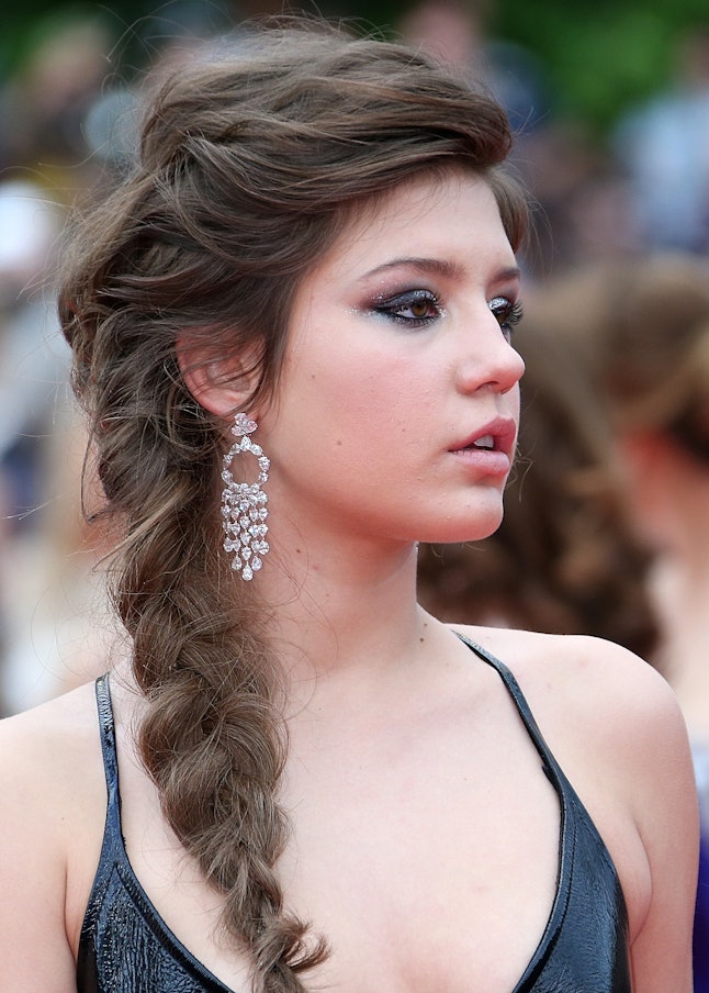 15 Graduation Cap Hairstyles That Will Look Perfect In Those Graduation