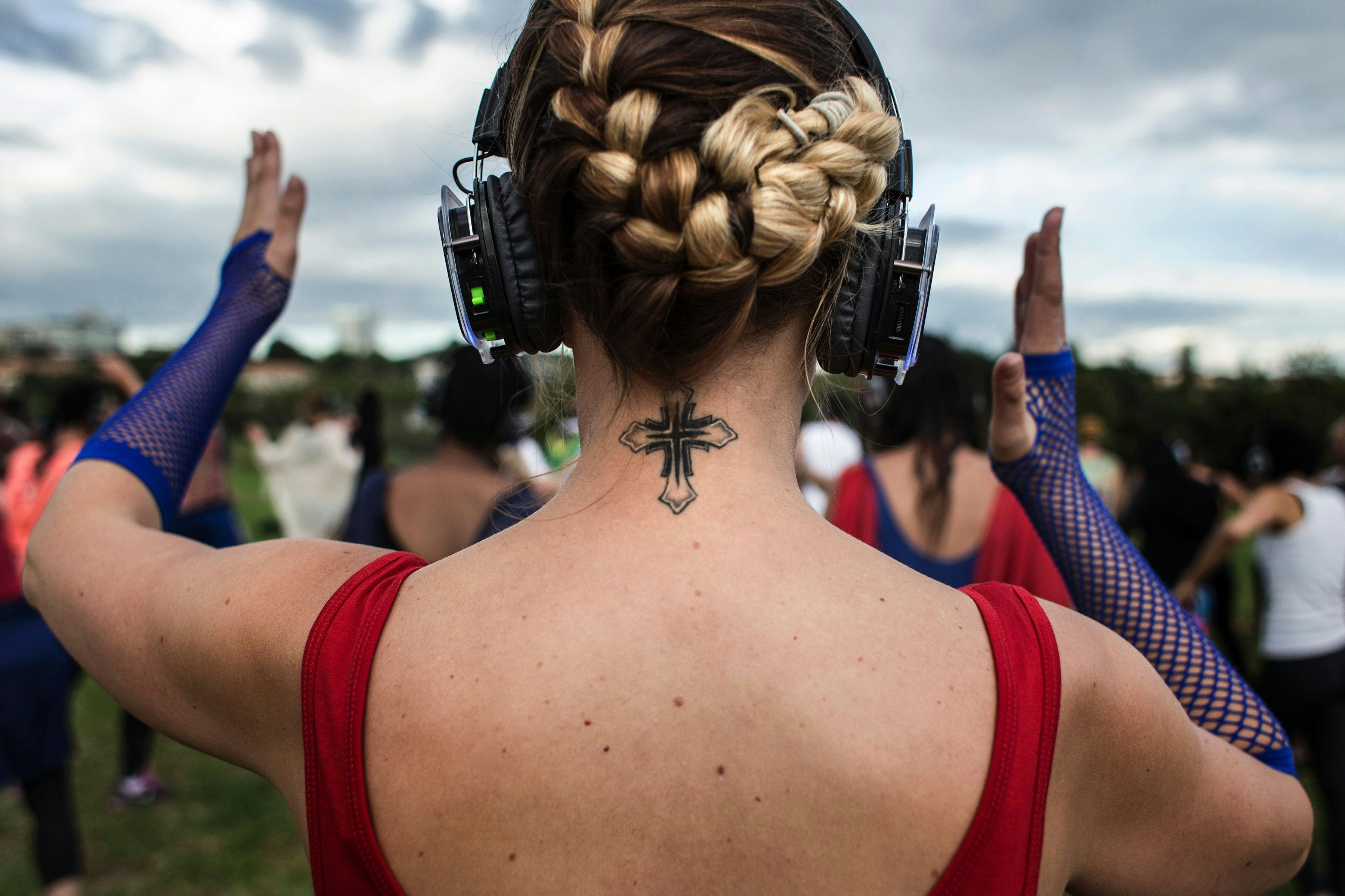 Is The Sun Bad For Tattoos? Here's What Inked Beach Babes Need To Know