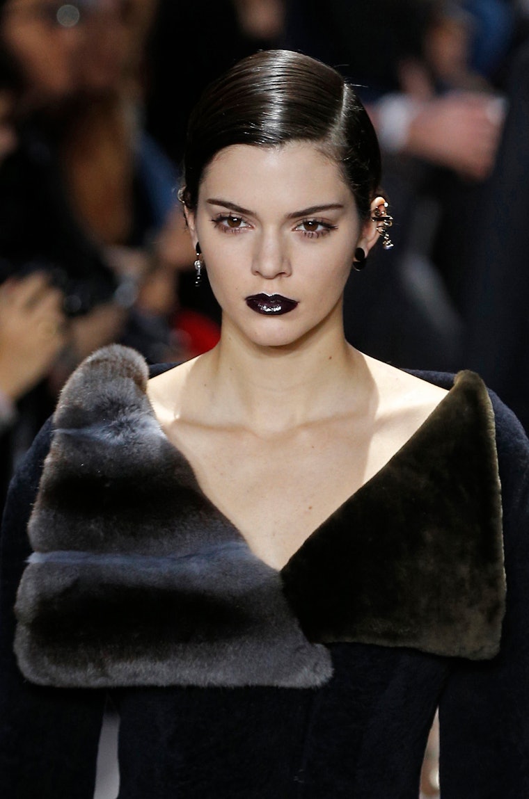How To Wear Black Lipstick Like Kendall Jenner Without Looking Like A ...
