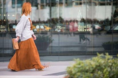 9 Tips For Wearing Long Skirts As A Short Girl