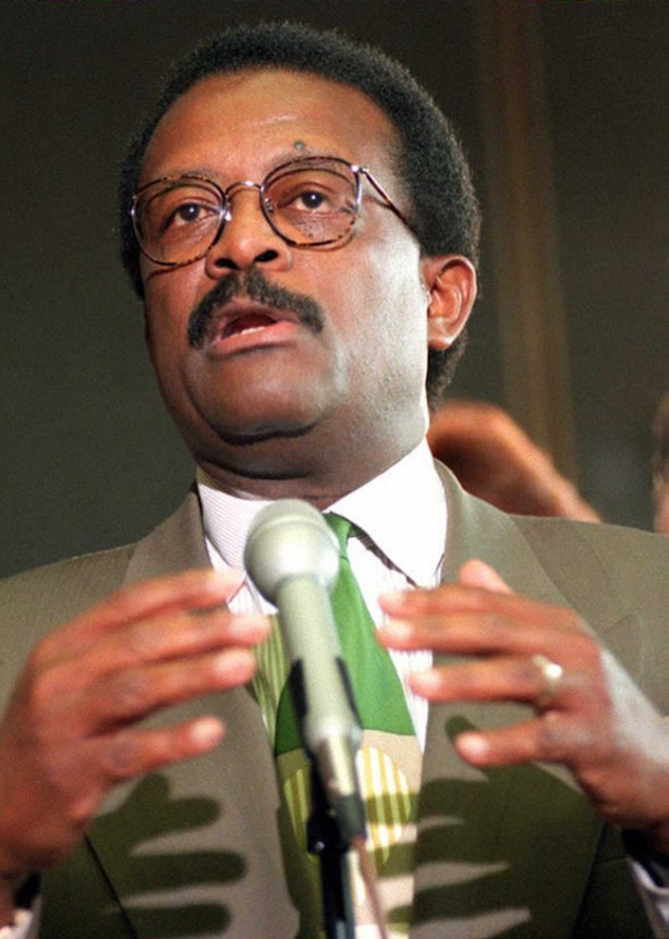 Johnnie Cochran's Case History Proves He Was On O.J. Simpson's "Dream Team" For Good Reason
