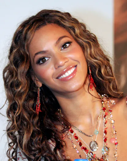 The Evolution of Beyonce's Lip Color Is A Clinic Of Glossy Neutrals ...