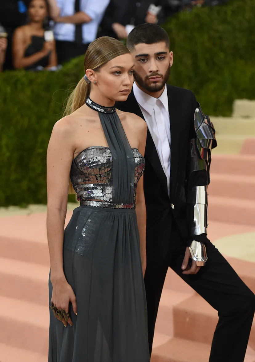 12 Formal Wear Trends From The 90s That Are Back In 2016 PHOTOS 12-formal-wear-trends-from-the-90s-that-are-back-in-2016-photos