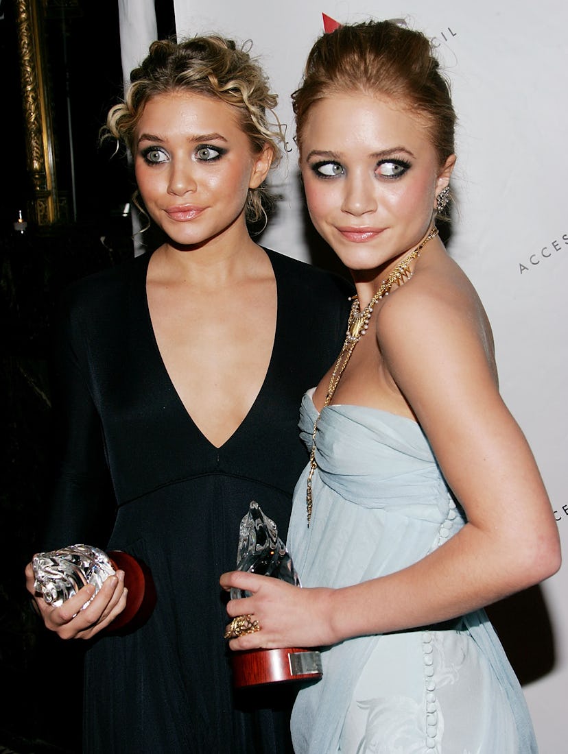 28 Photos of Mary-Kate & Ashley Olsen That Prove They Grew Up Right In ...