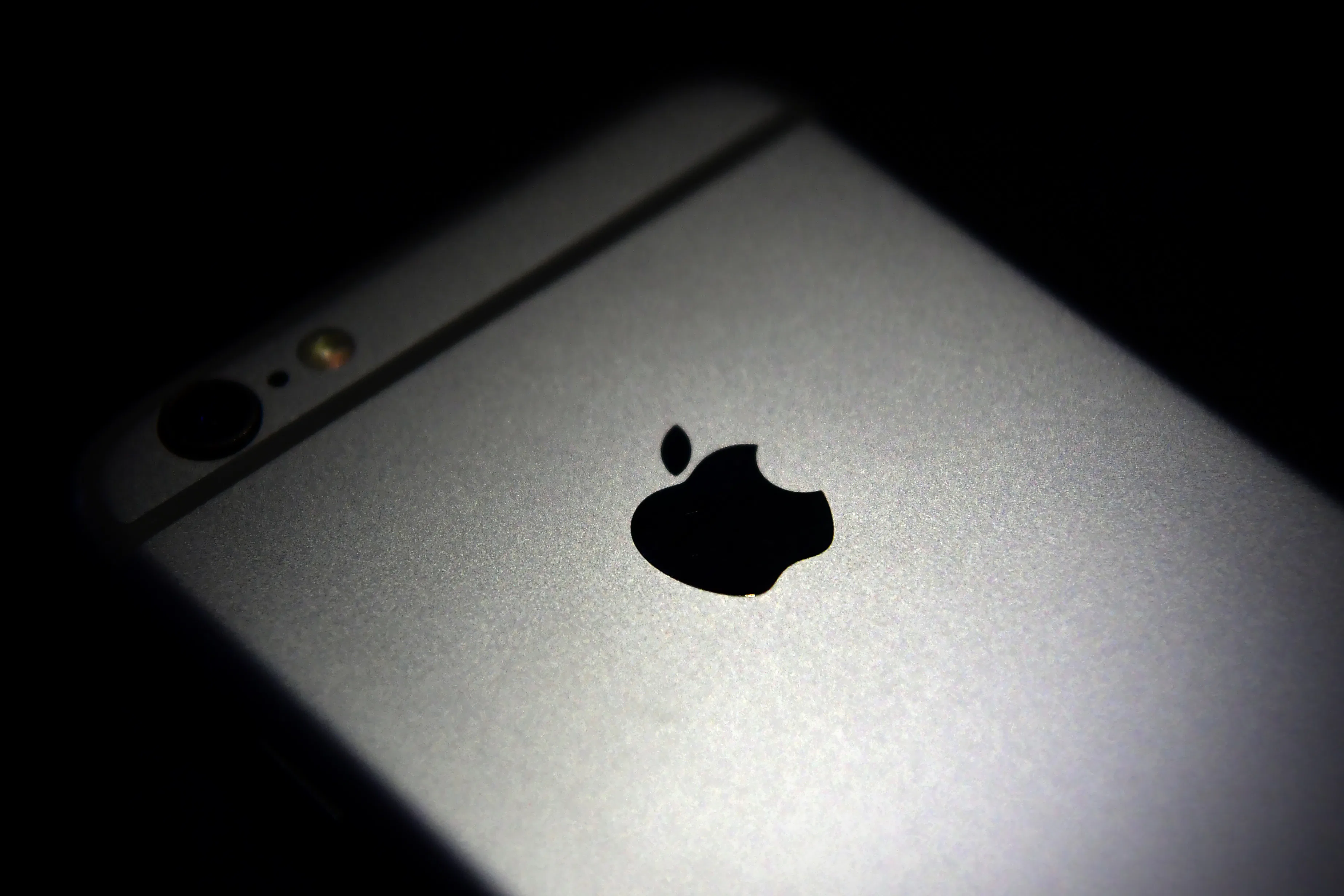 Does The IPhone 7 Work With An IPhone 6 Charger Super Mario Run Isn t The Only Good News