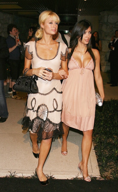 Star Style - Celebrity fashion  Paris hilton kim kardashian, Kim  kardashian style, Kim kardashian 2000's