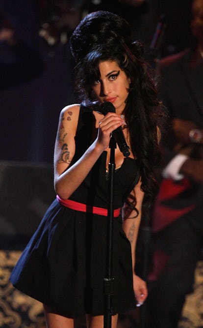 11 Amy Whinehouse Outfits And Accessories That Defined Her Style And Solidified Her Iconic Position