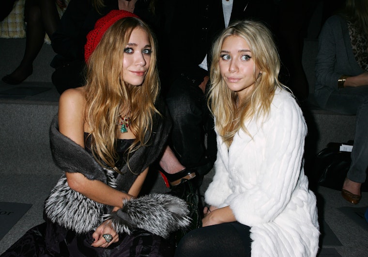 The 71 Times Mary-Kate & Ashley Olsen Smiled Without Teeth — PHOTOS