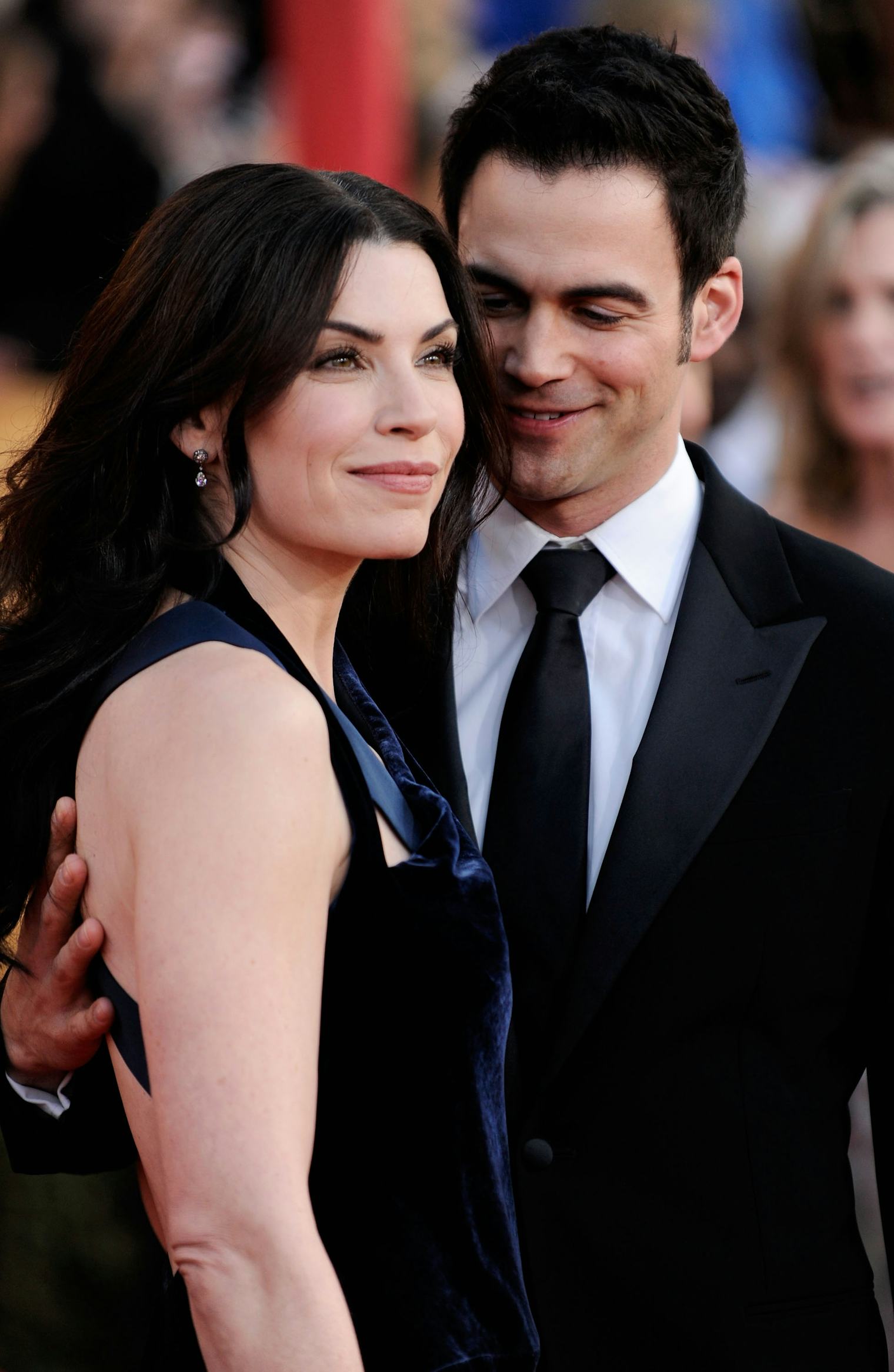 Rare Glimpses: A Closer Look Inside Julianna Margulies And Her Family - i2k7m42