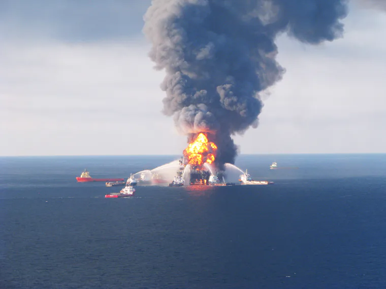 Photos Of The Real Deepwater Horizon Disaster Show How Devastating The ...