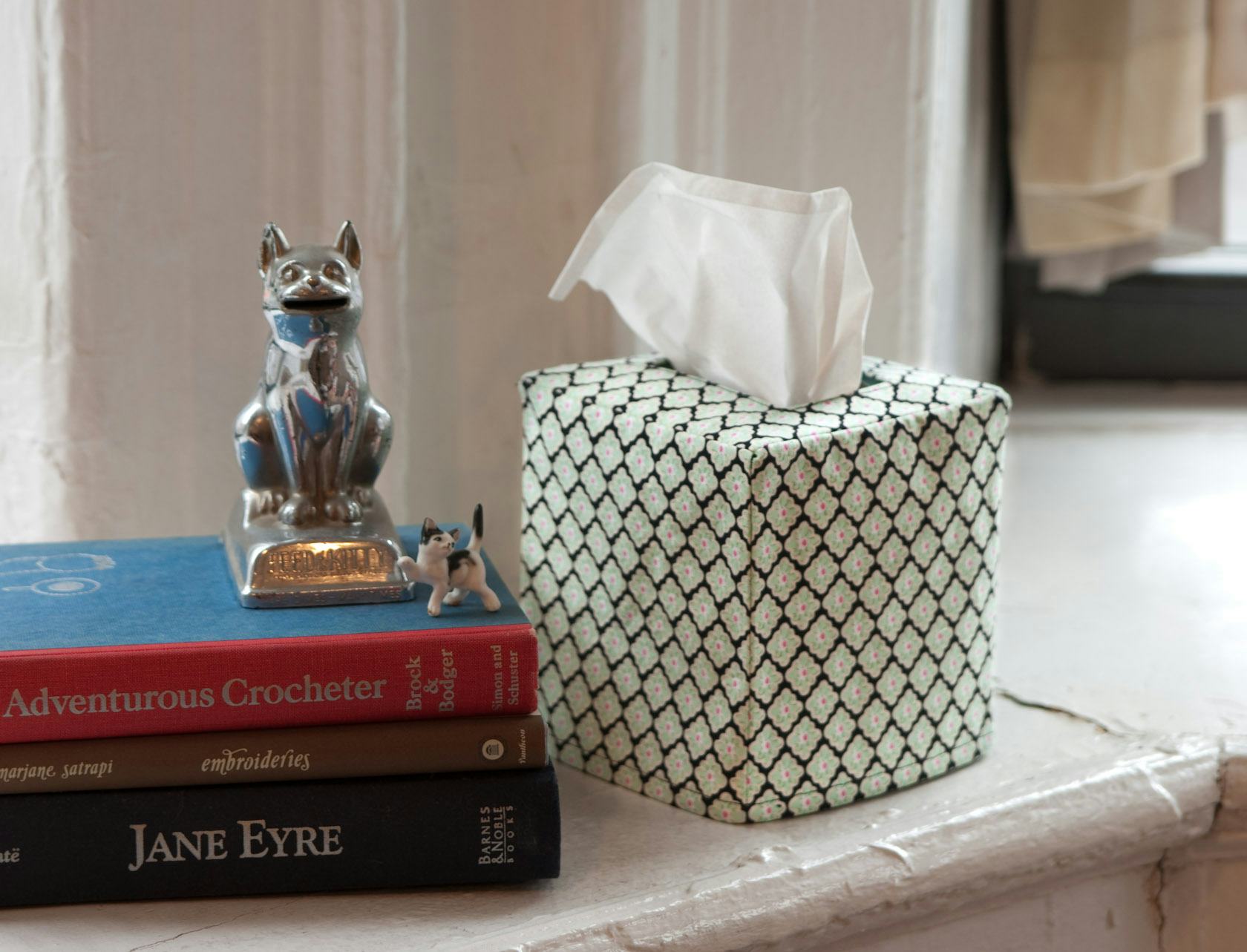 7 Ways You're Destroying Your Lips & Making Them More Chapped — PHOTOS