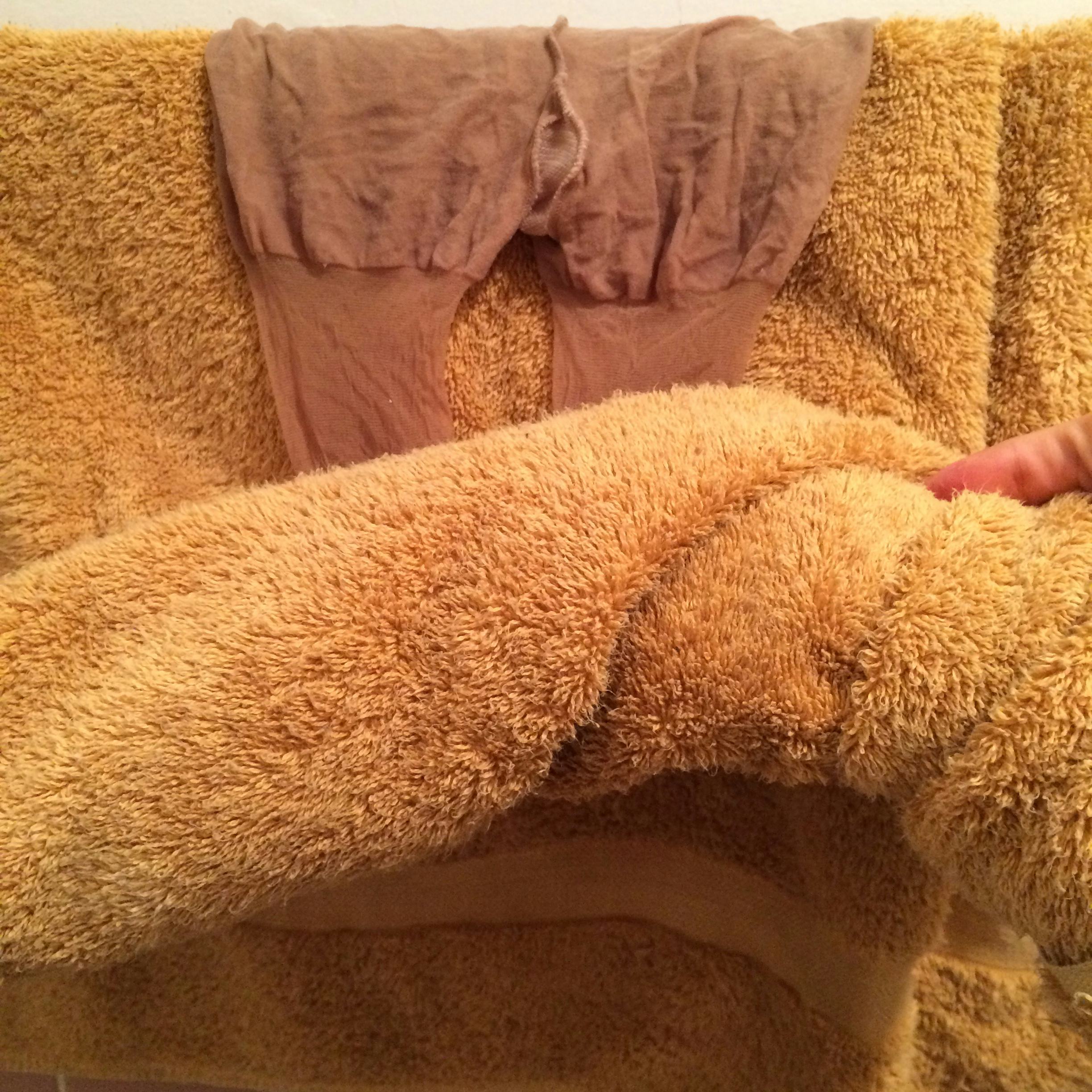 How To Wash Your Tights Without Tearing Them To Shreds — PHOTOS