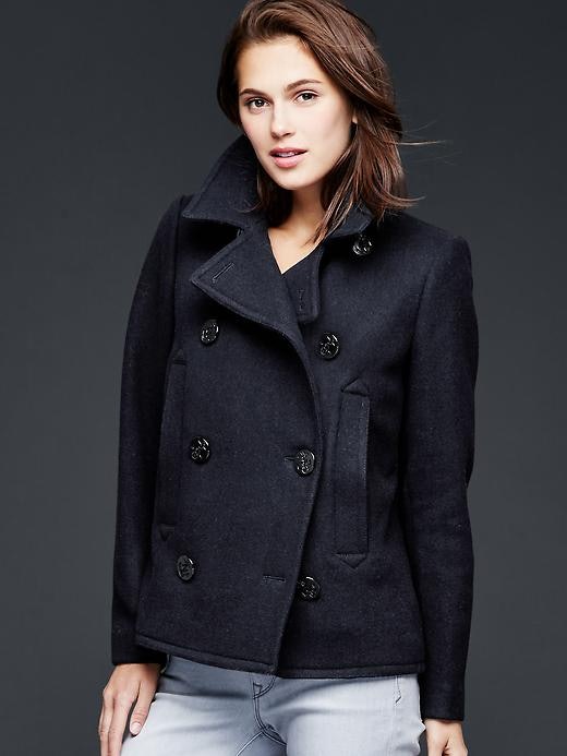 How should a sales peacoat fit a woman