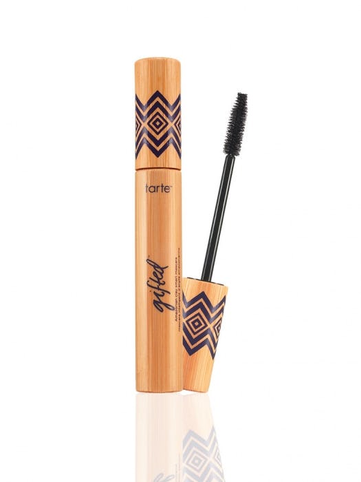 12 Natural Mascaras For Sensitive Eyes If You're Afraid Of Having An