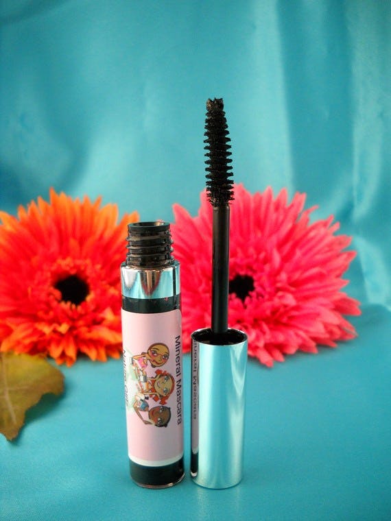 12 Natural Mascaras For Sensitive Eyes If You're Afraid Of Having An