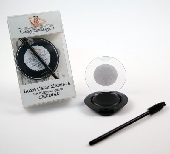 12 Natural Mascaras For Sensitive Eyes If You're Afraid Of Having An