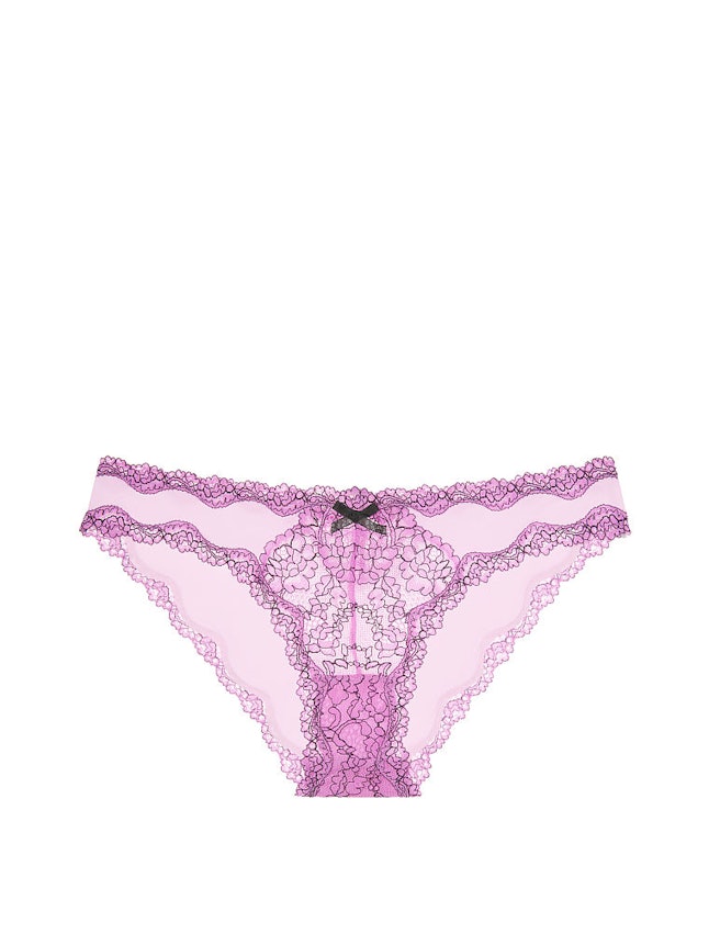 7 Signs Your Underwear Fits Wrong & You Shouldn't Be Wearing Them